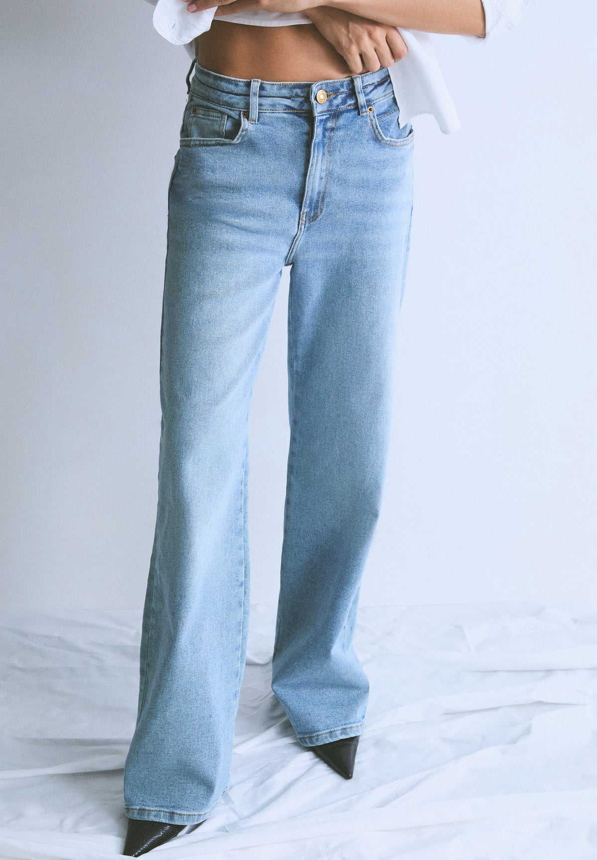 PANTALÓN DENIM TIRO MEDIO