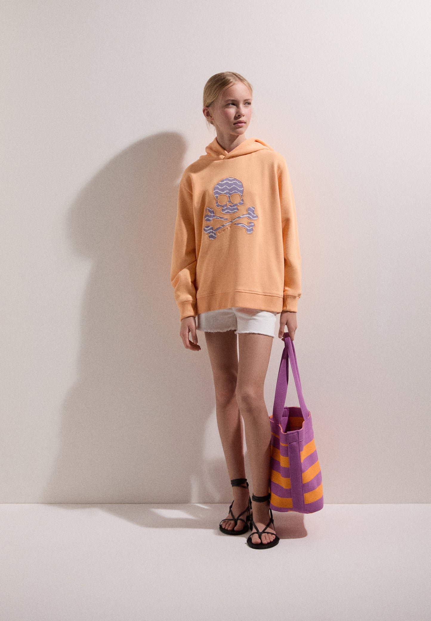 SUDADERA CON CAPUCHA CALAVERA