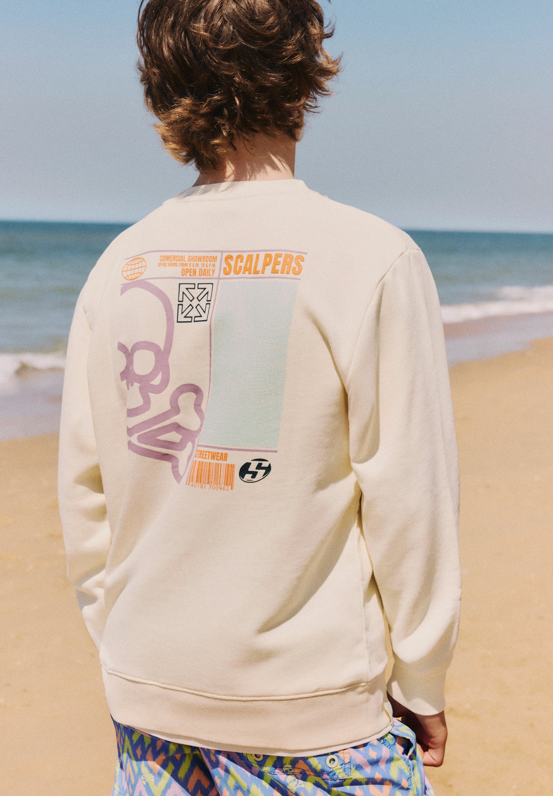 SUDADERA ESTAMPADA CALAVERA