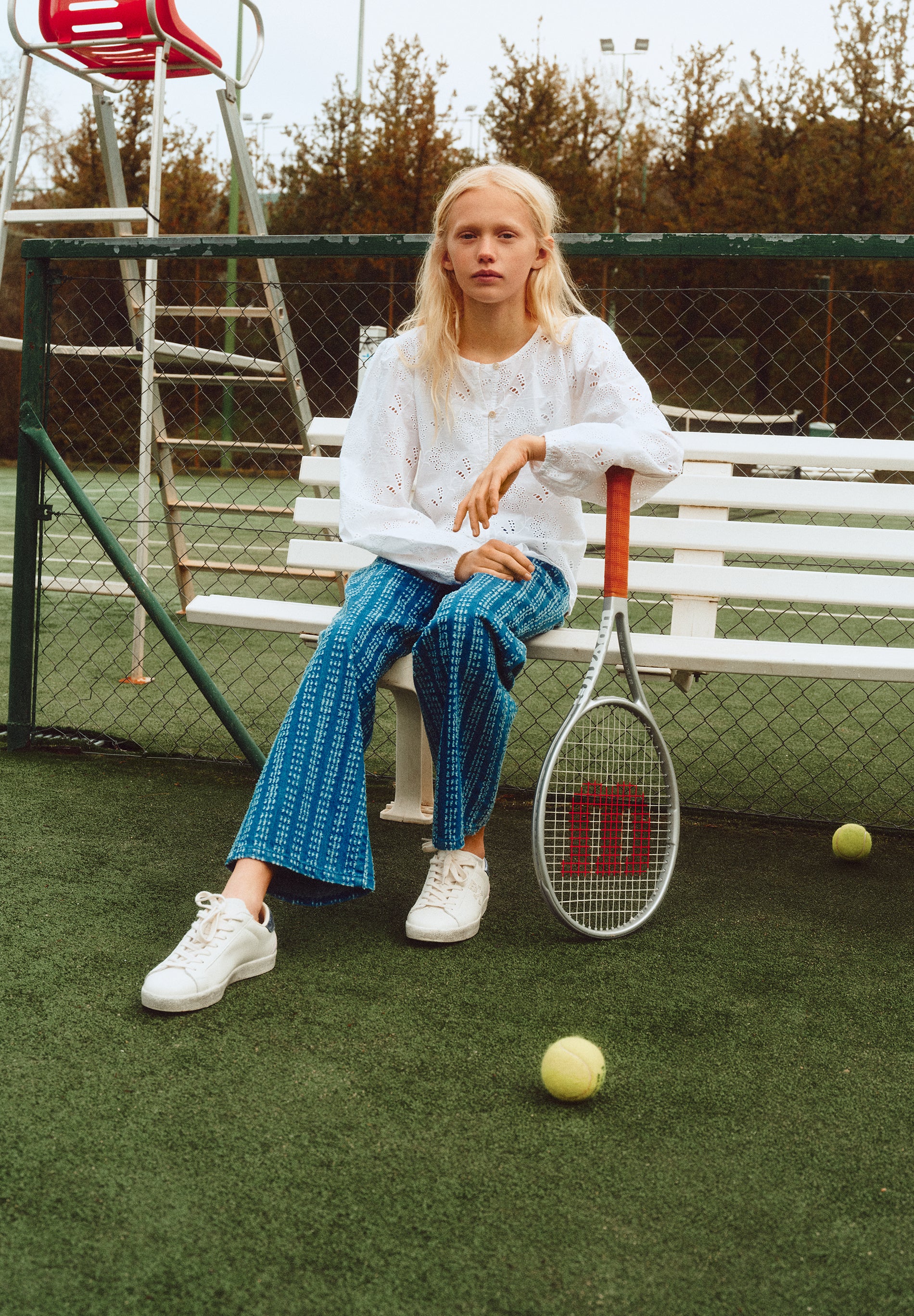 PANTALÓN VAQUERO CON PESPUNTE