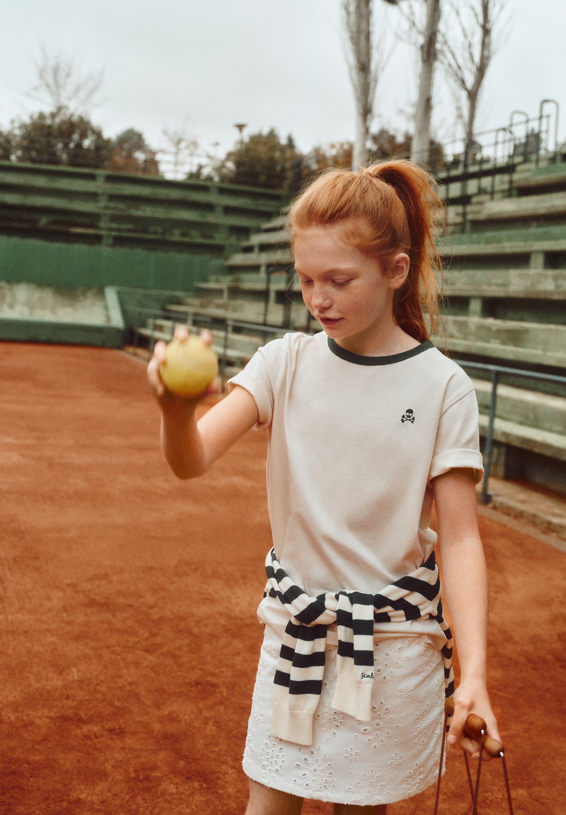 CAMISETA CUELLO CONTRASTE