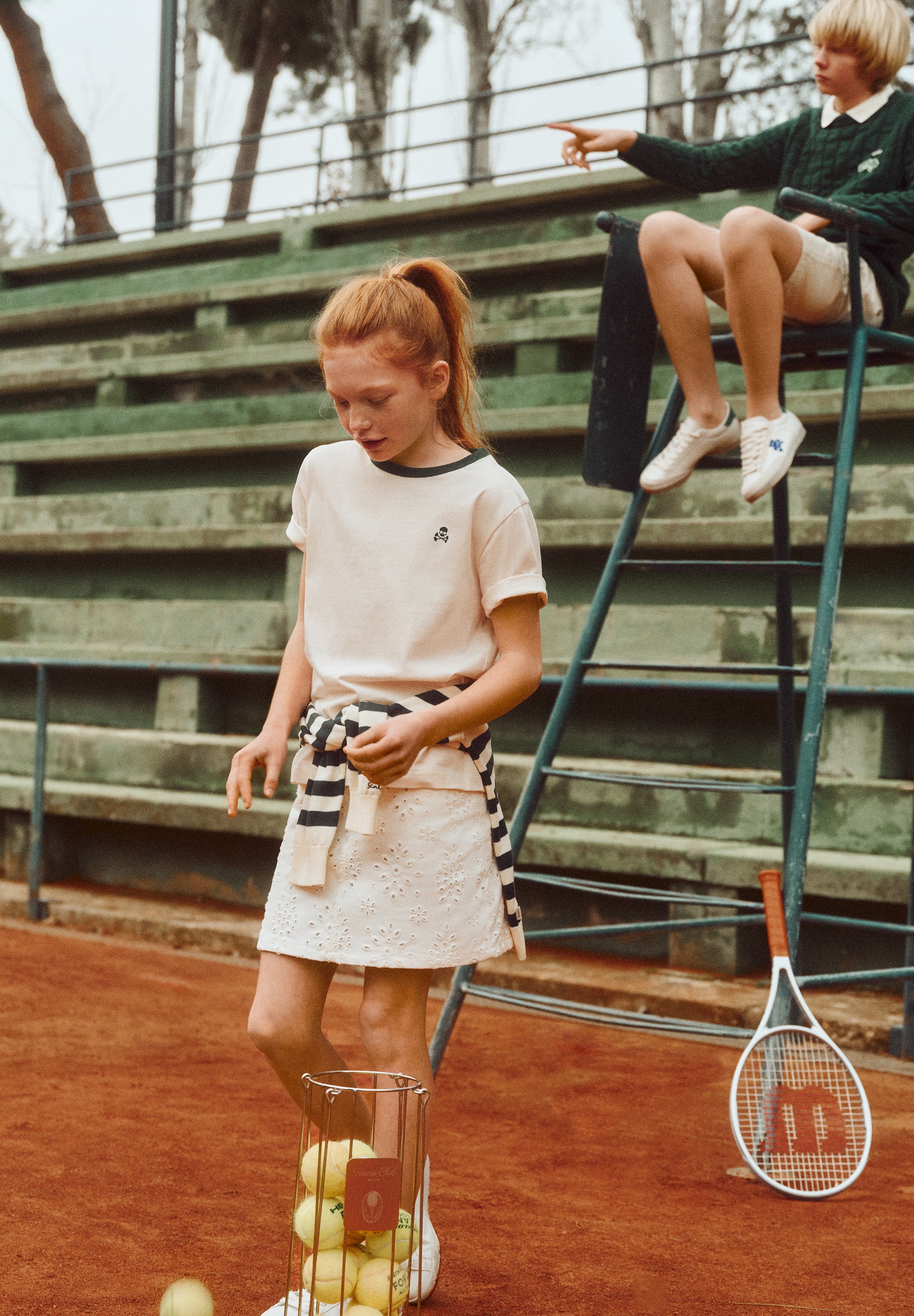 FALDA MINI PERFORADA