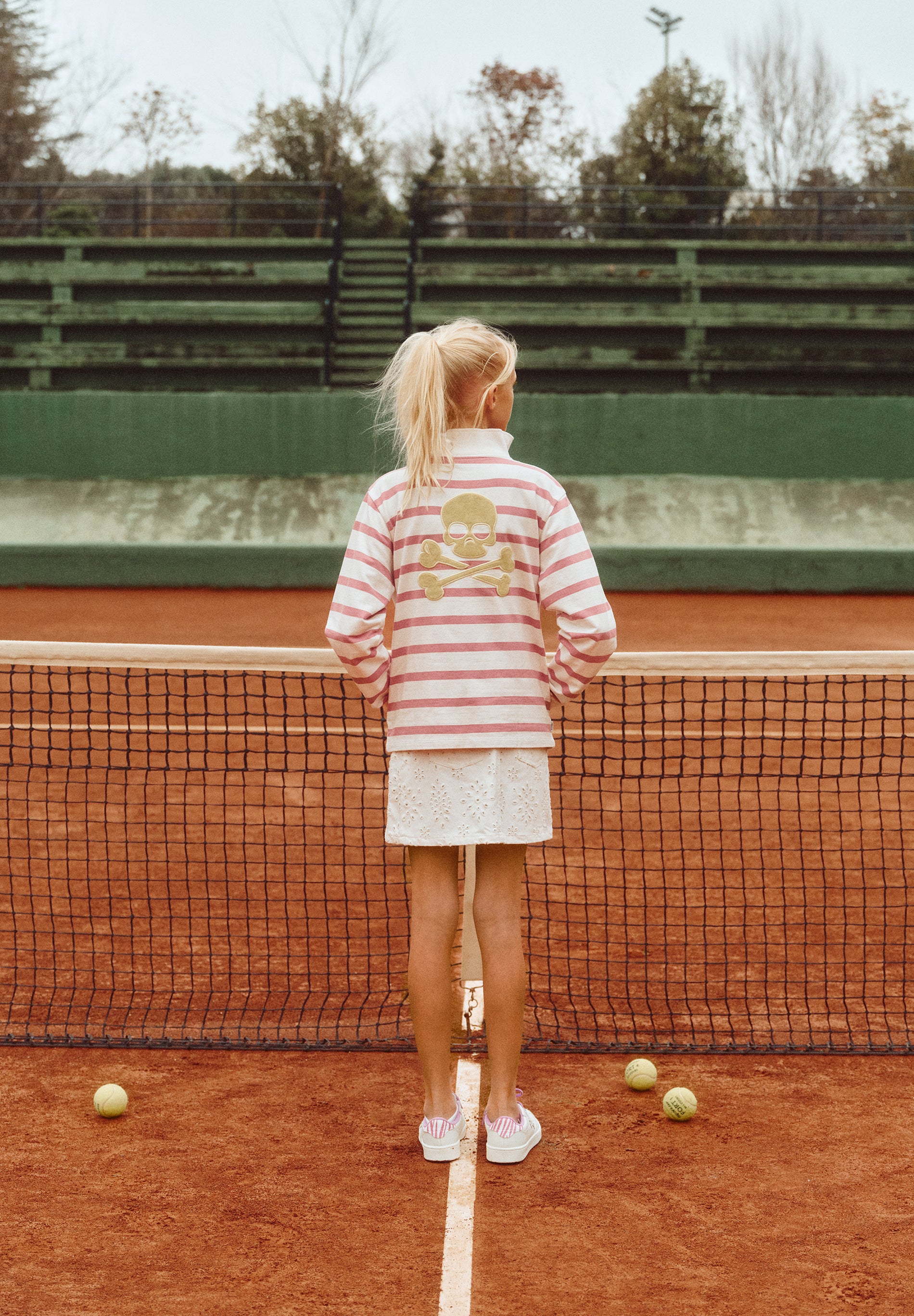 SUDADERA CUELLO ALTO RAYAS