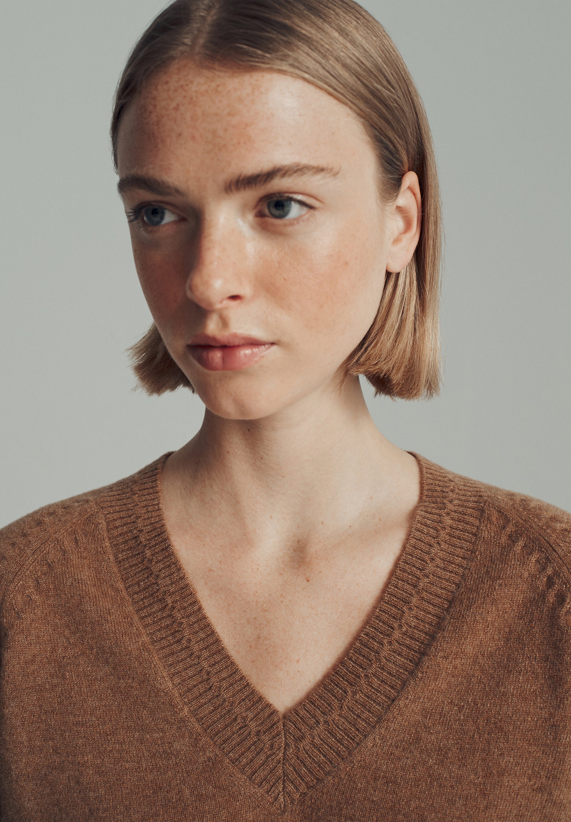 JERSEY 100% CASHMERE CUELLO PICO