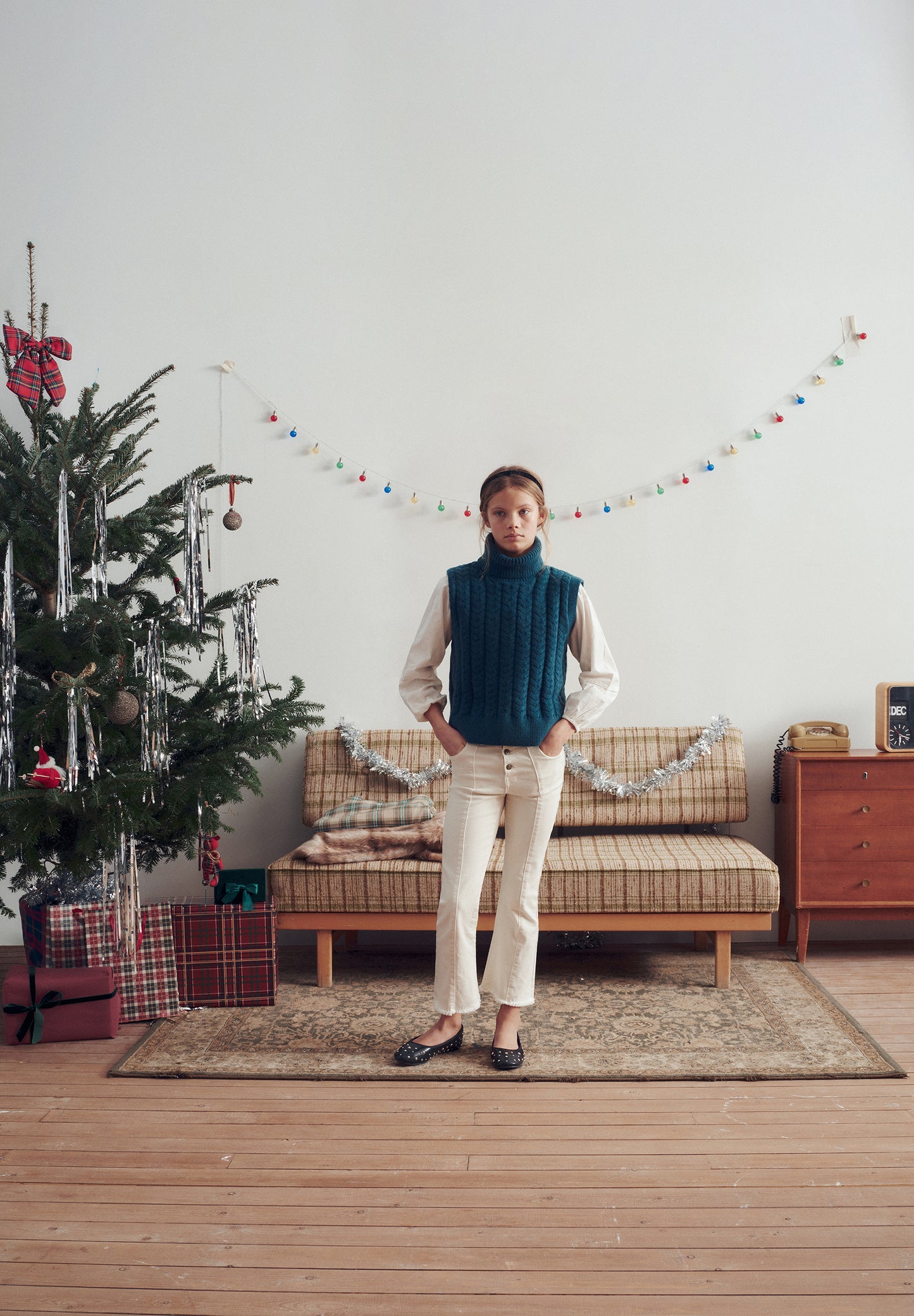 PANTALÓN DENIM CORTE FLARE