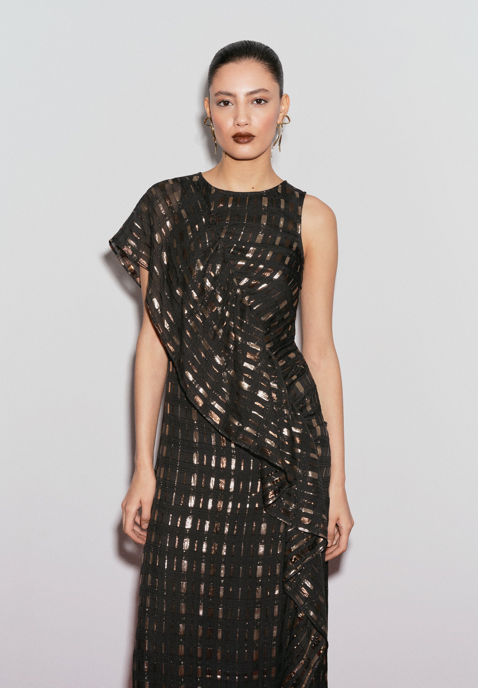 VESTIDO PRINT METALIZADO VOLANTE