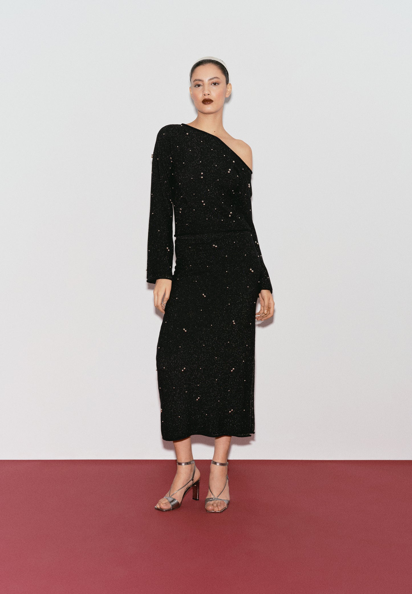 FALDA PUNTO DETALLES PERLAS