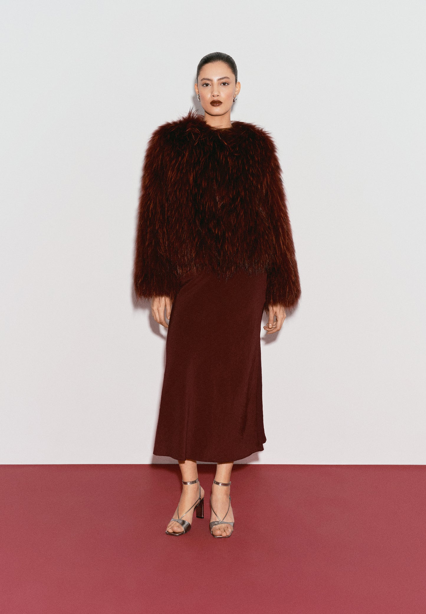 FALDA AL BIES CON BORDADO