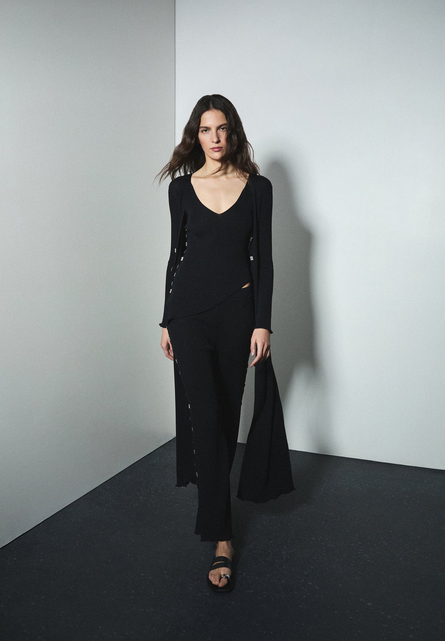 PANTALÓN DE PUNTO APLIQUES LATERALES