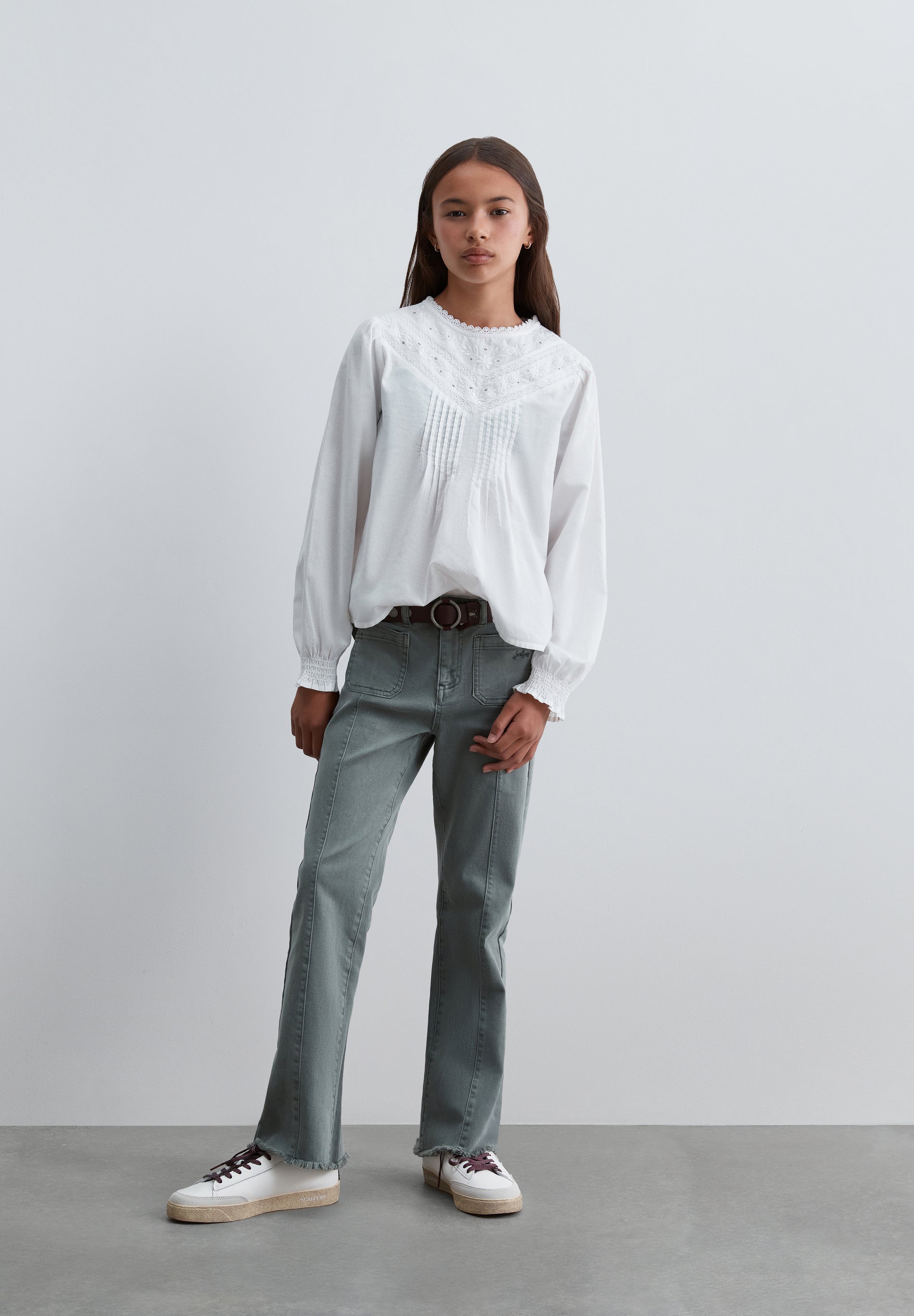 PANTALÓN FLARE COSTURAS