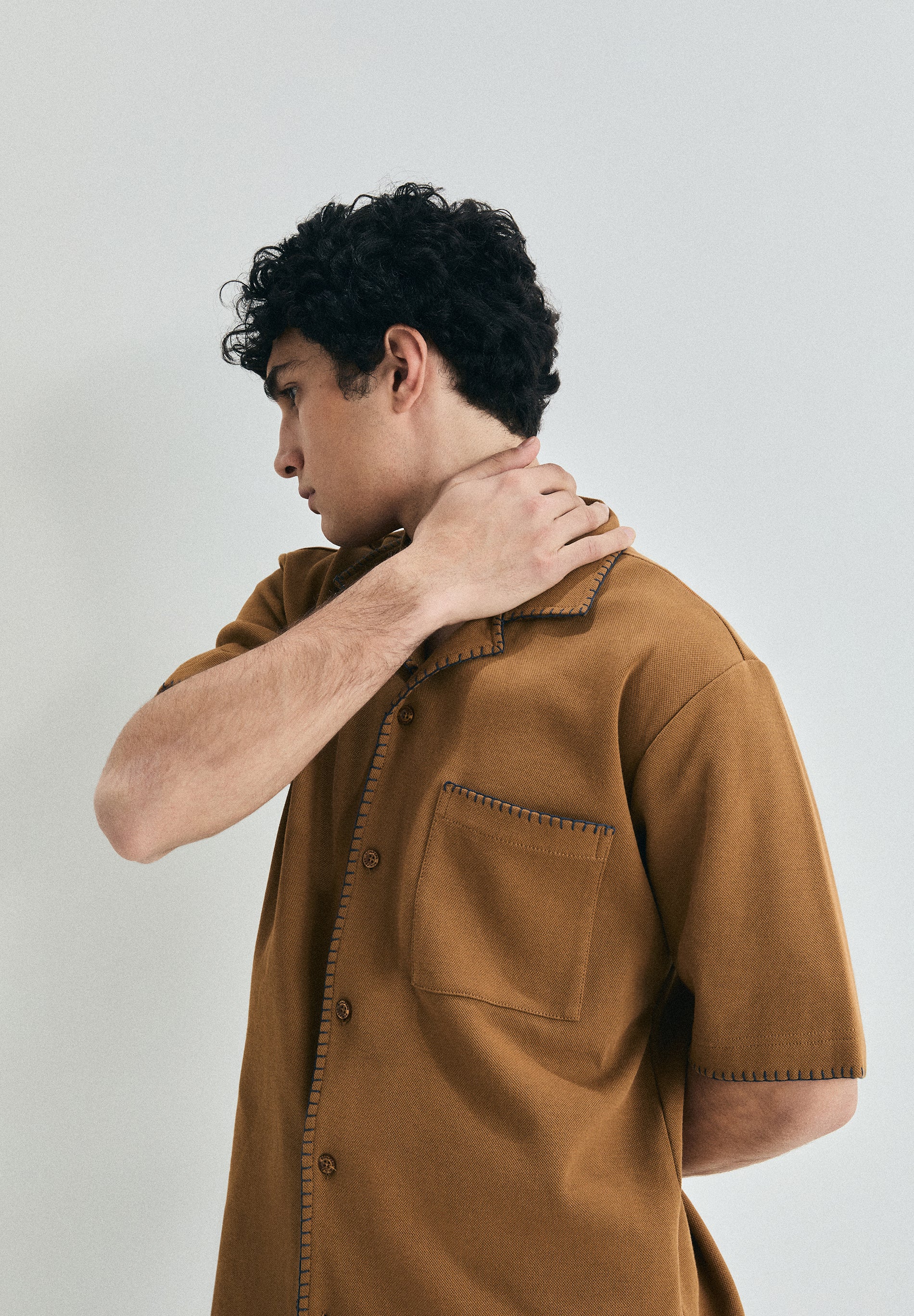 CAMISA MANGA CORTA COSTURAS