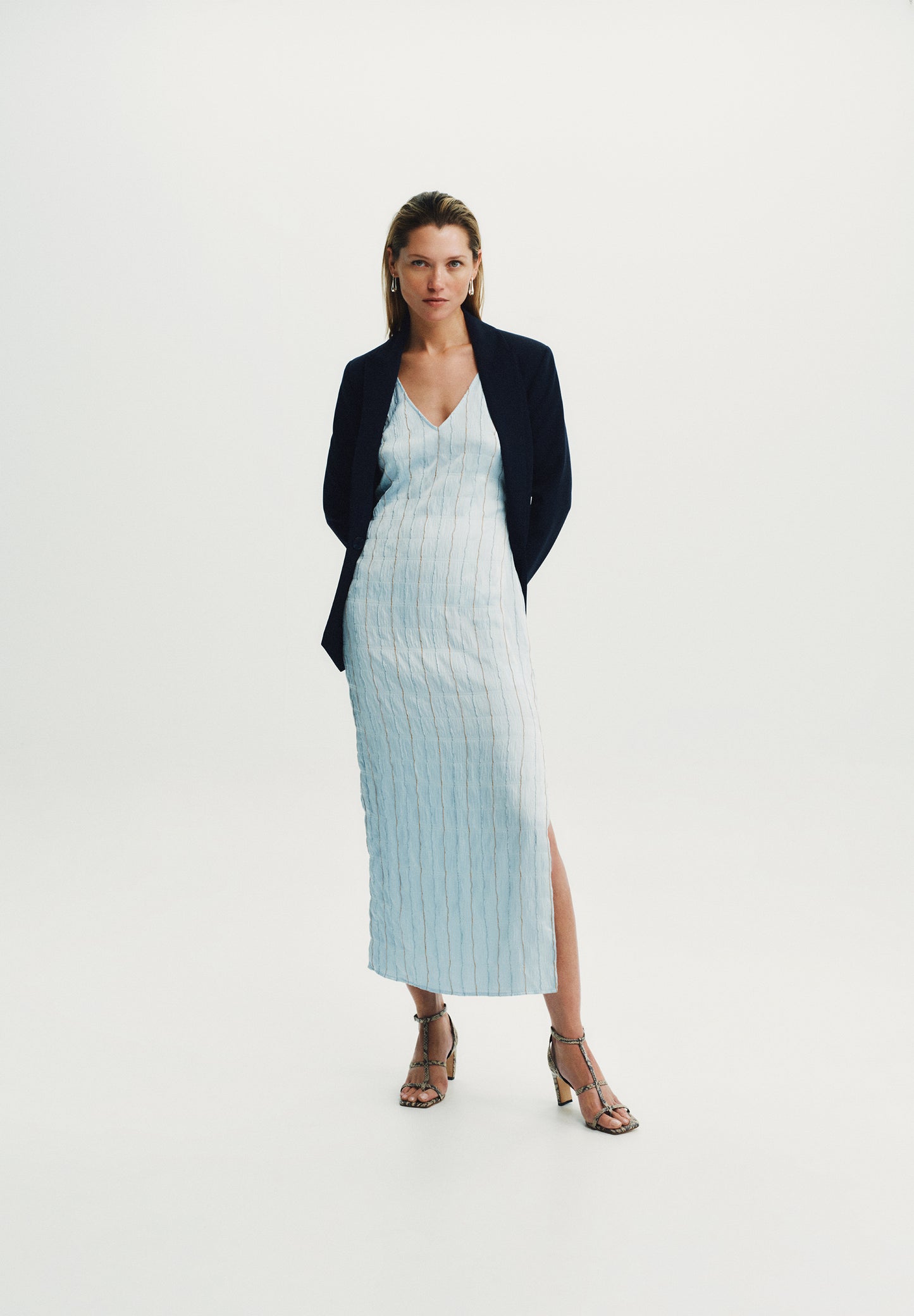 VESTIDO MIDI TEXTURA