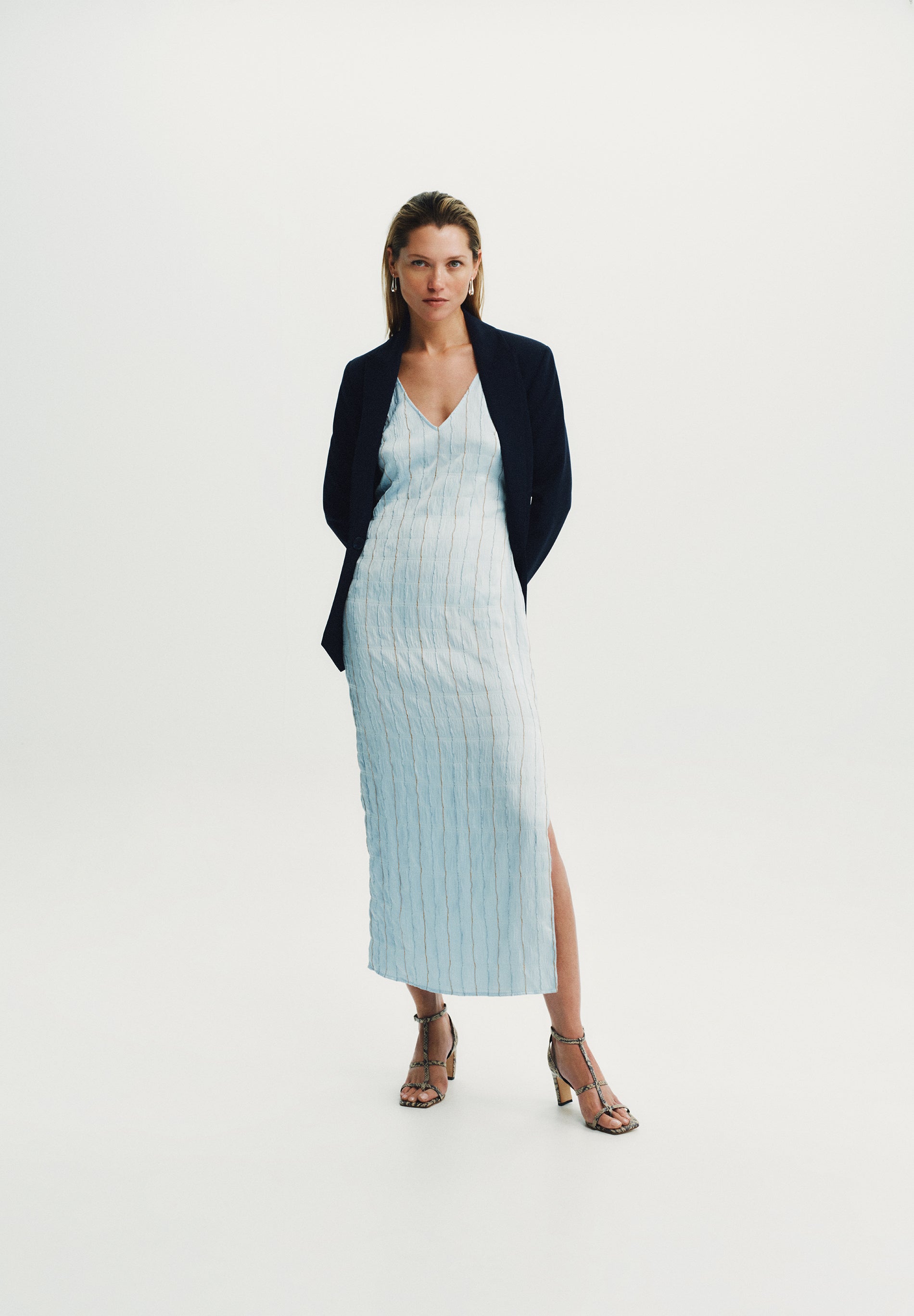 VESTIDO MIDI TEXTURA