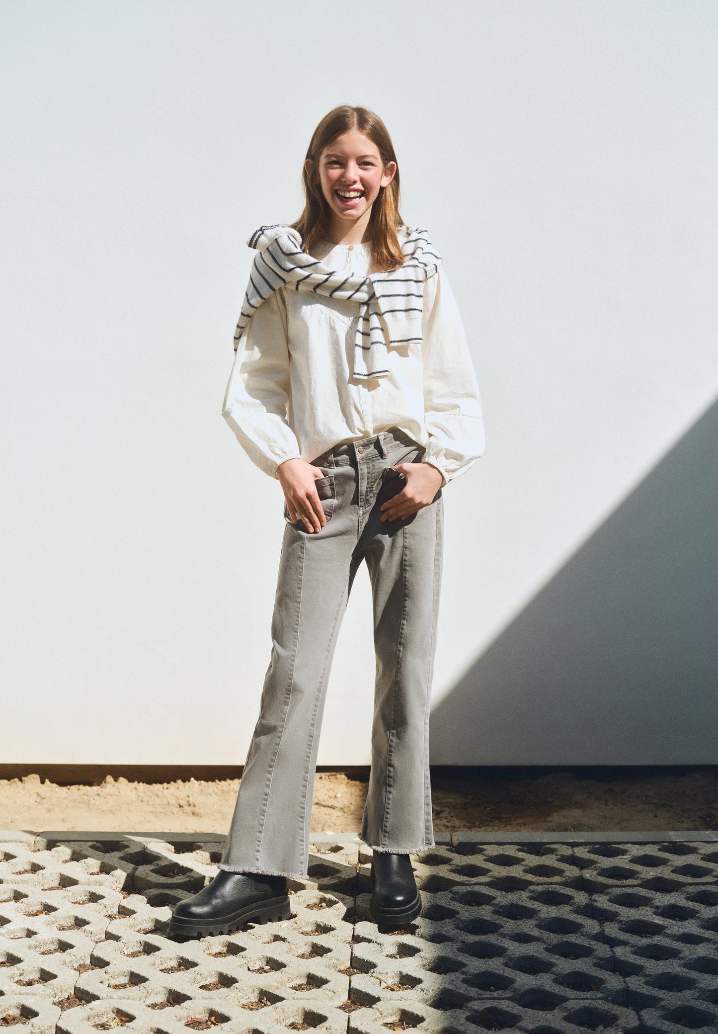 PANTALÓN FLARE FLECOS