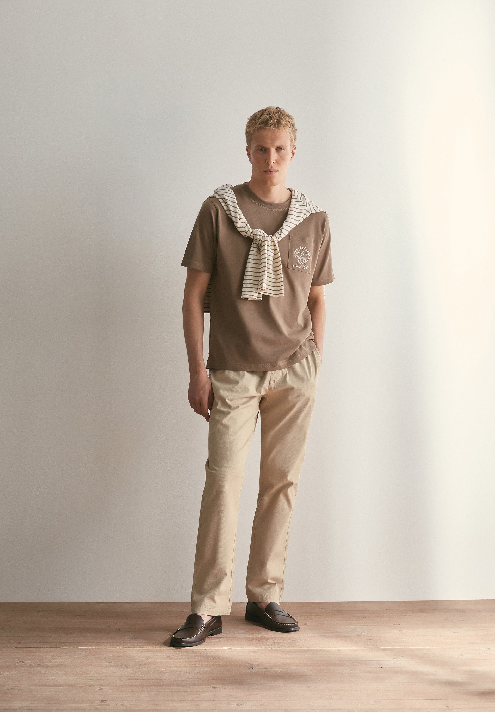 CAMISETA BORDADO BOXY FIT