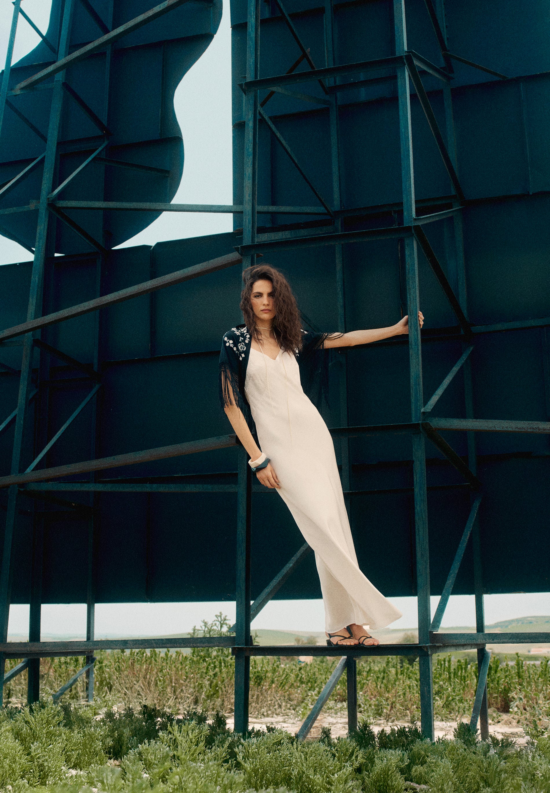 VESTIDO SLIP TEXTURA FLUIDO