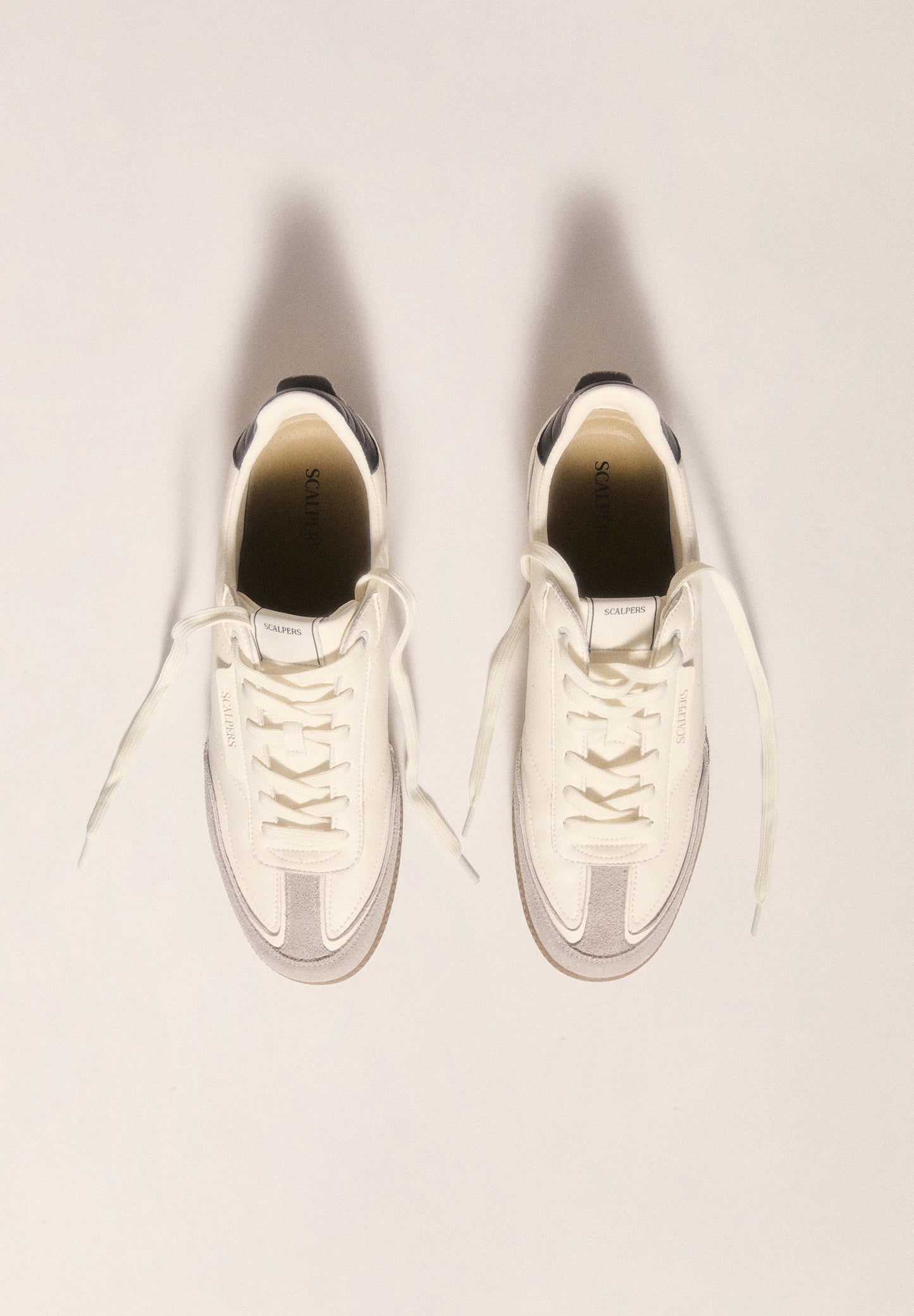 ZAPATILLA PIEL SUELA CONTRASTE