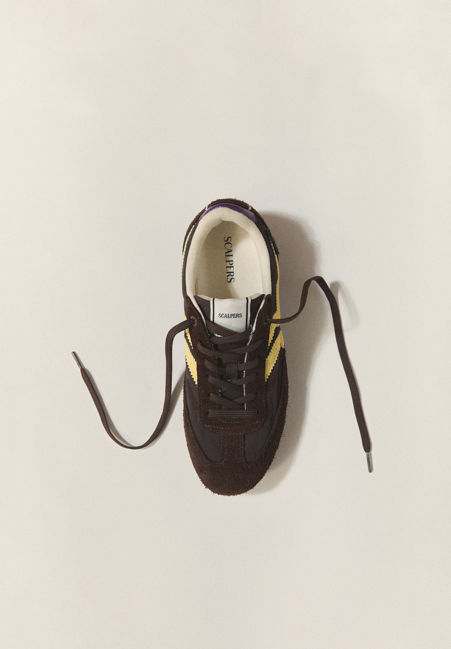 ZAPATILLA DE ANTE CONTRASTE