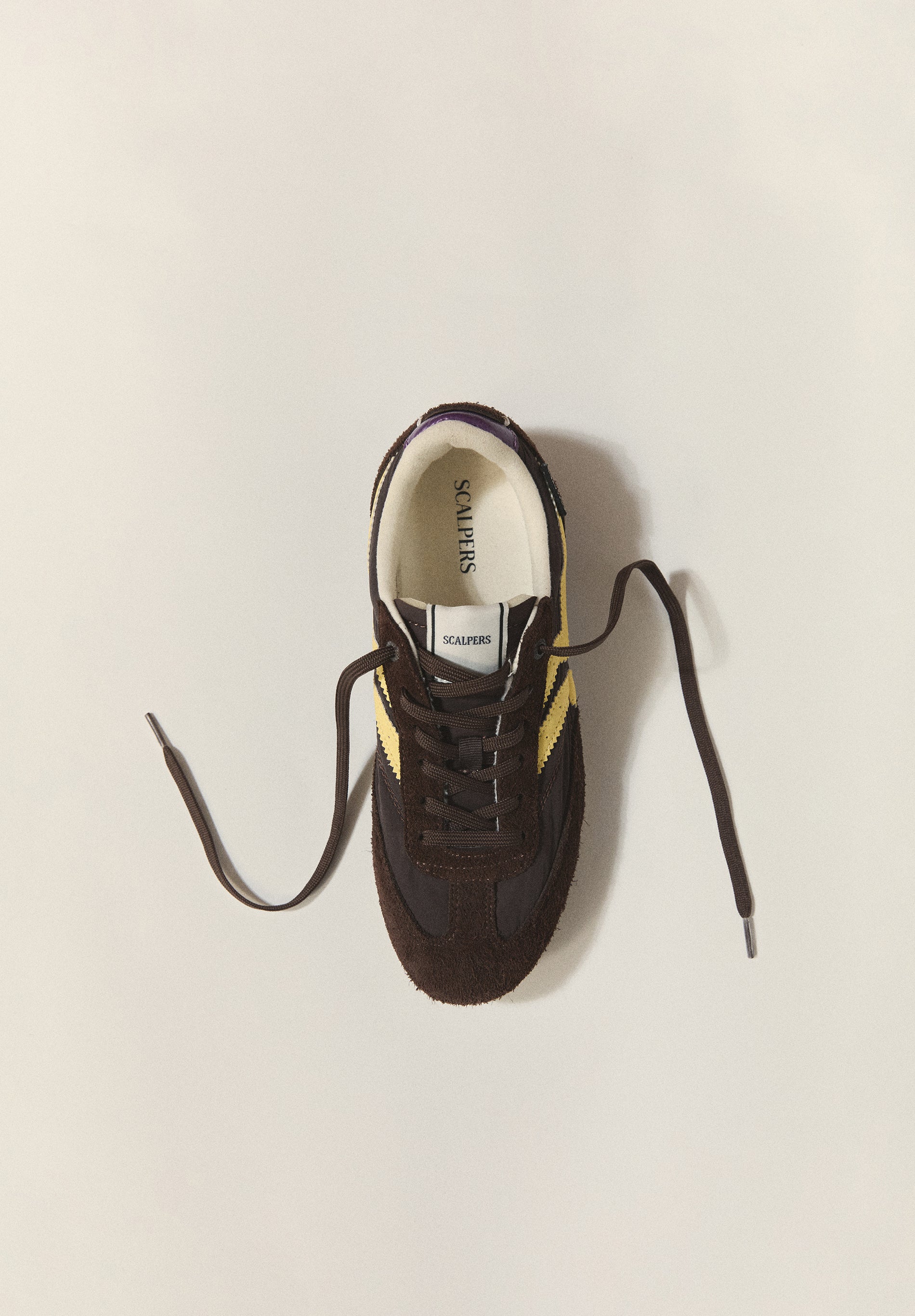 ZAPATILLA DE ANTE CONTRASTE