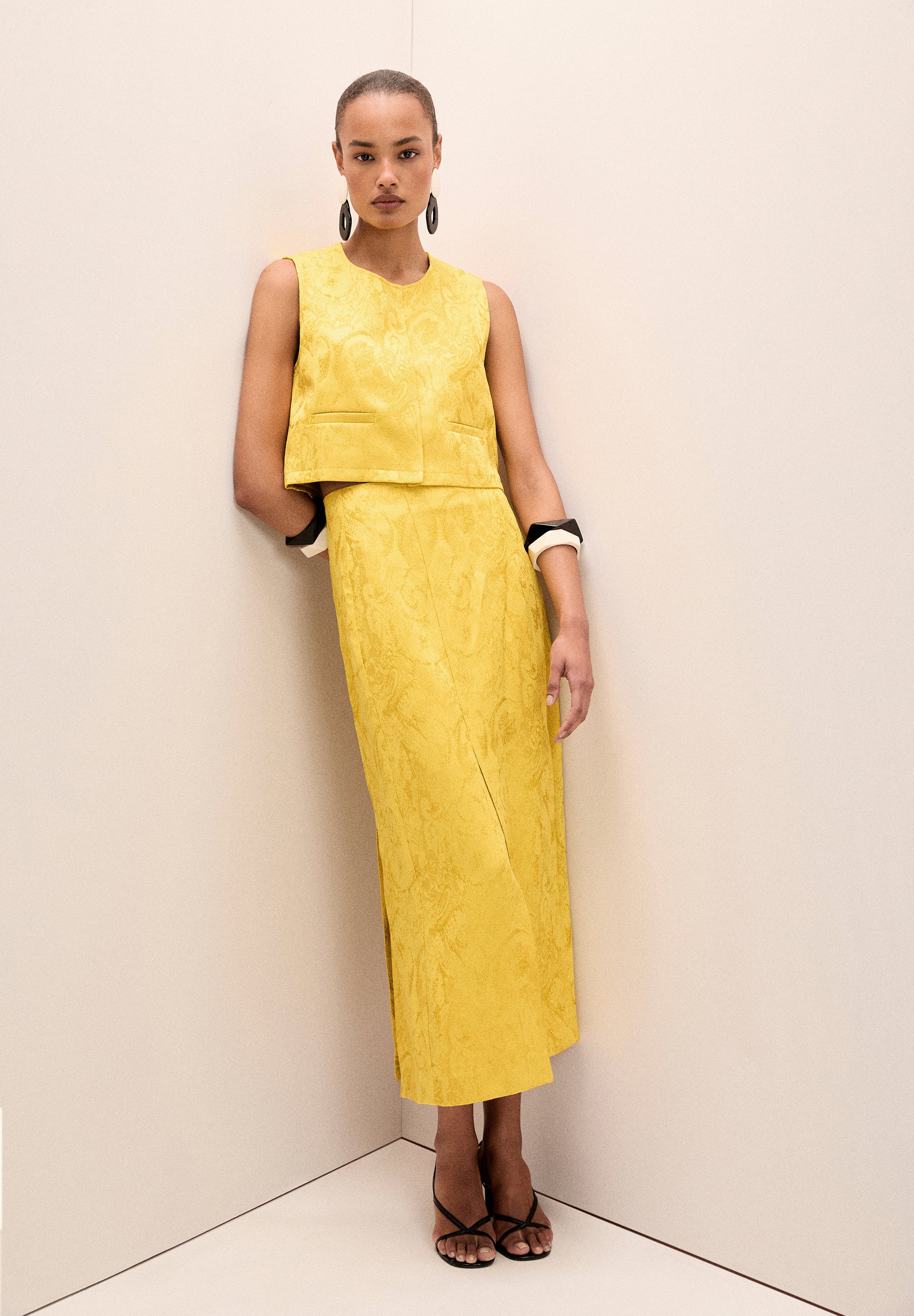 CHALECO CROPPED JACQUARD
