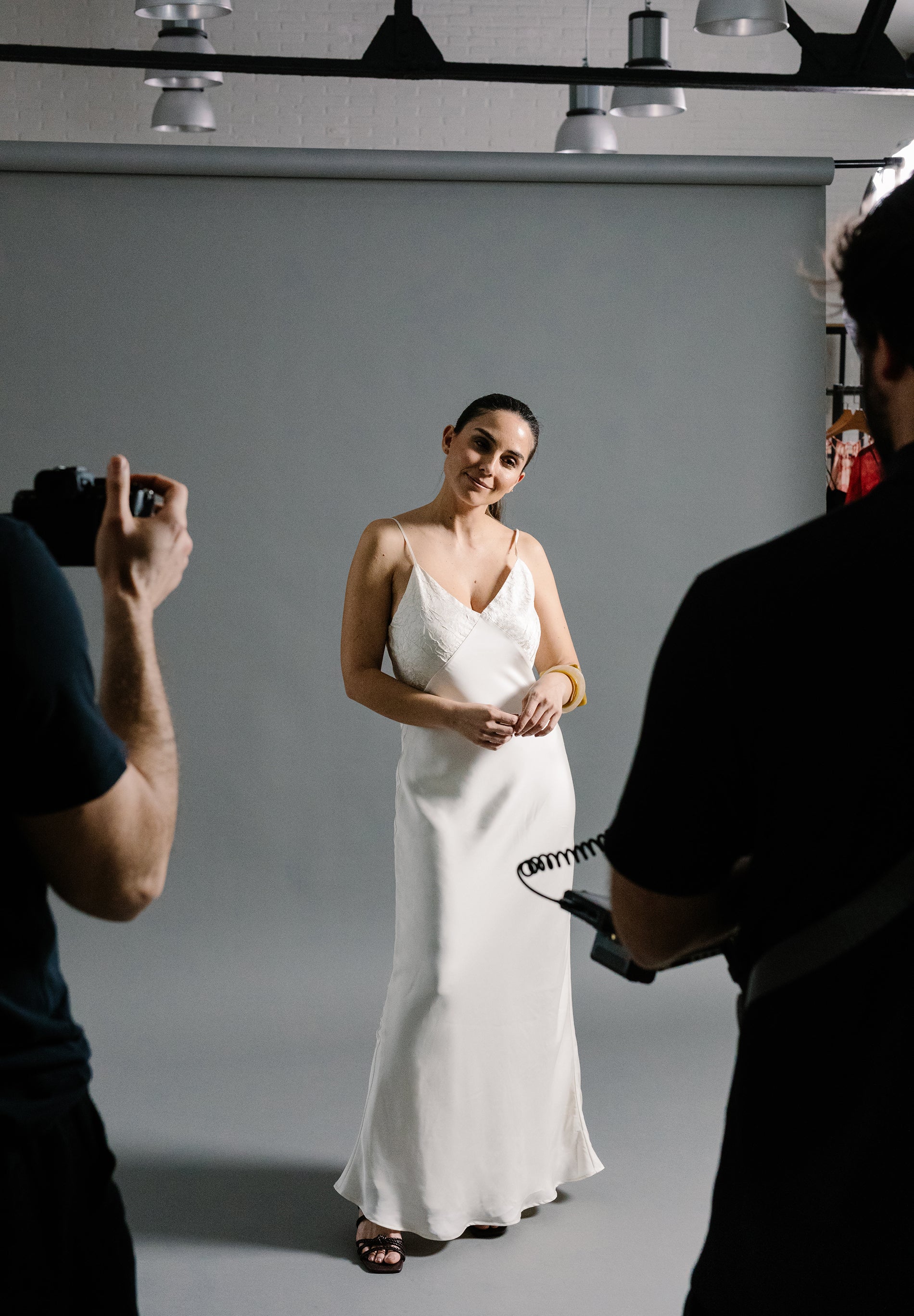VESTIDO SLIP TEXTURA FLUIDO