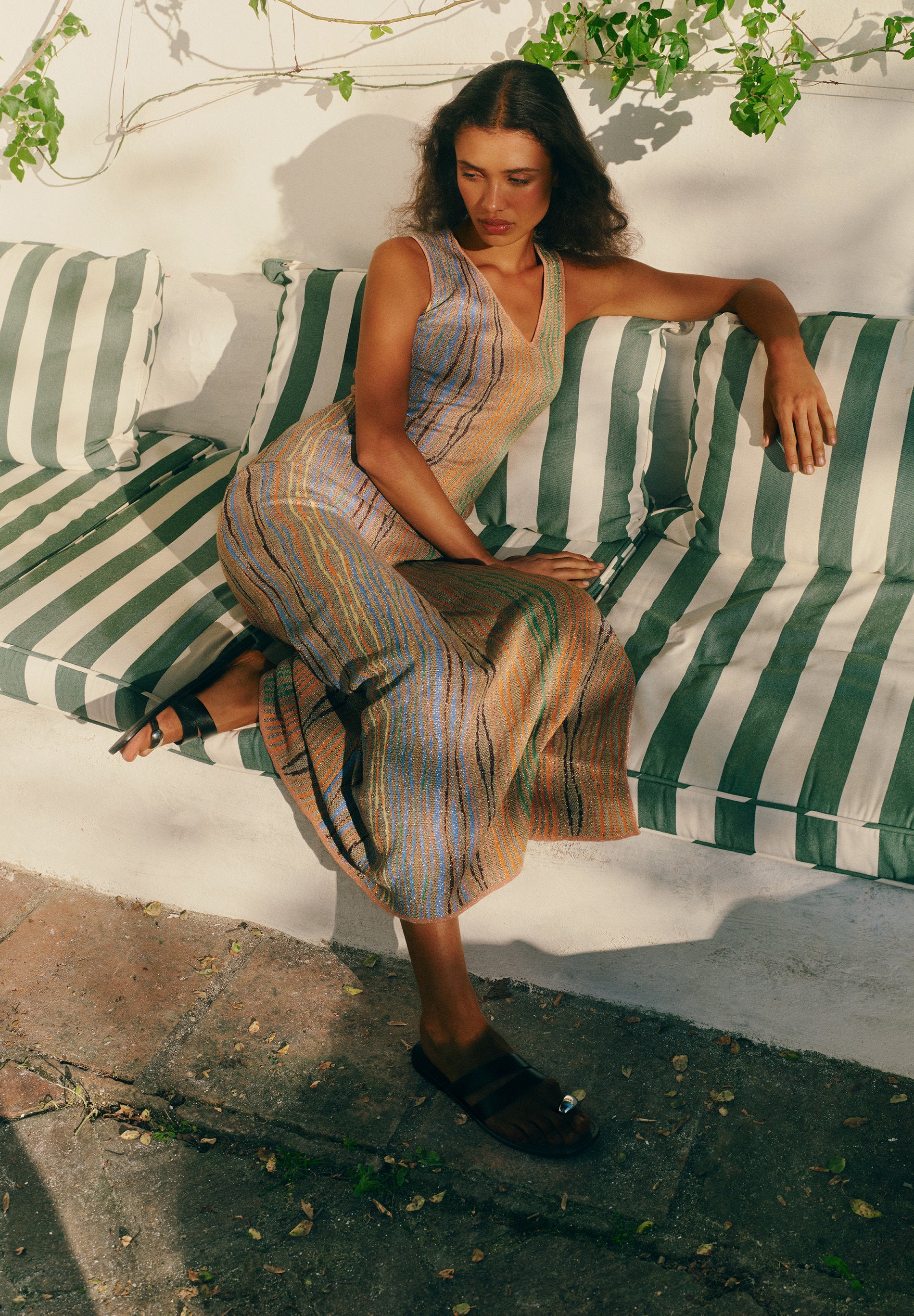 VESTIDO LARGO JACQUARD CON CUT OUT