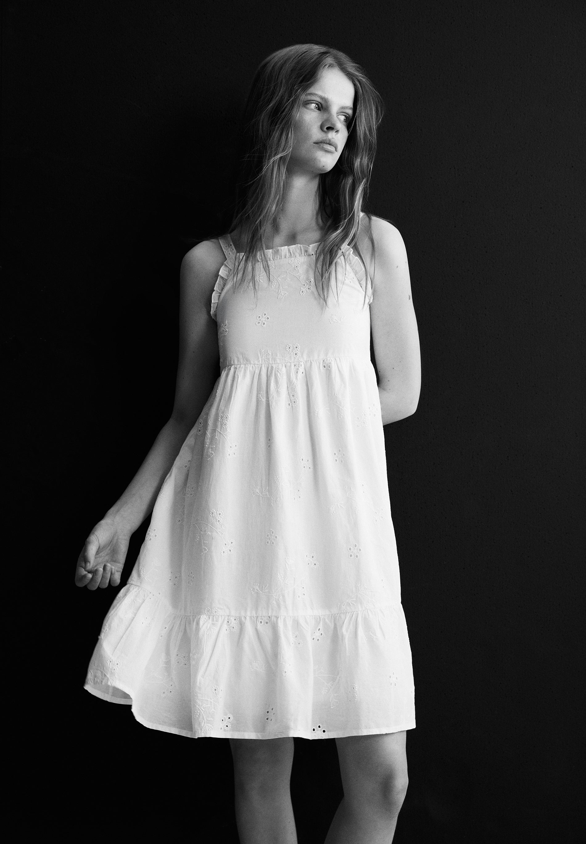 VESTIDO BORDADO FLORES