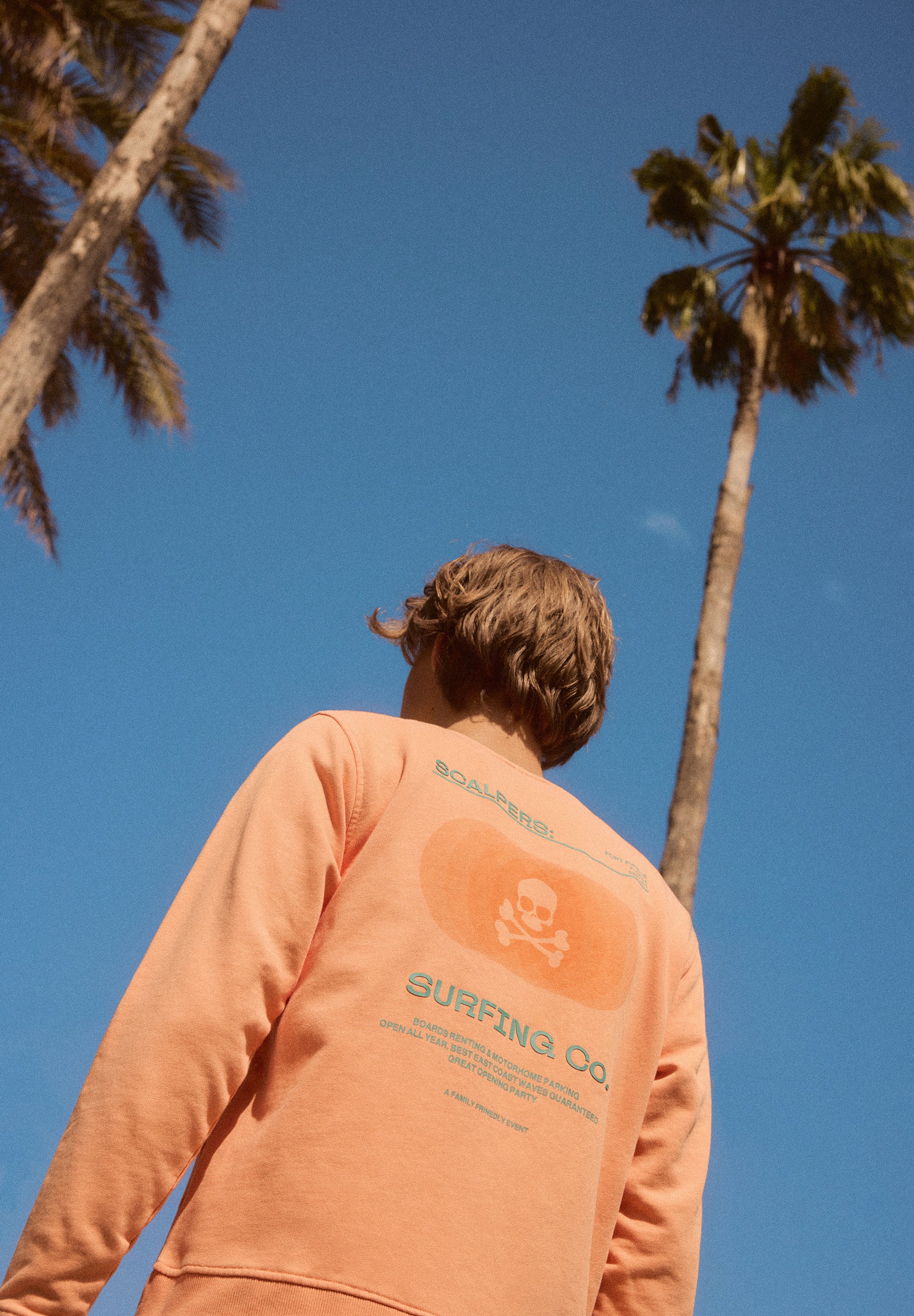 SUDADERA SIN CAPUCHA ESTAMPADA
