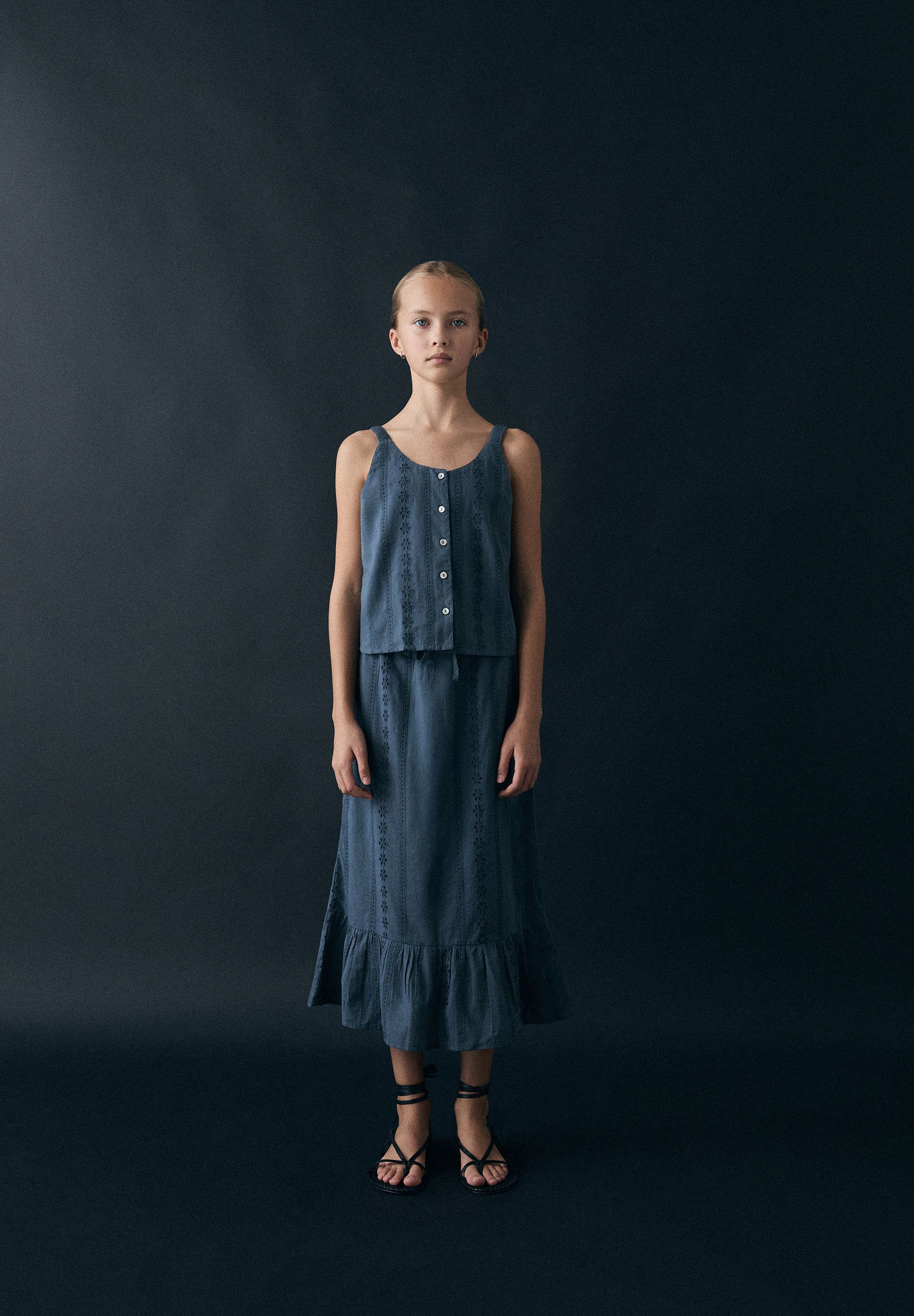 TOP DE ALGODÓN CON BORDADOS