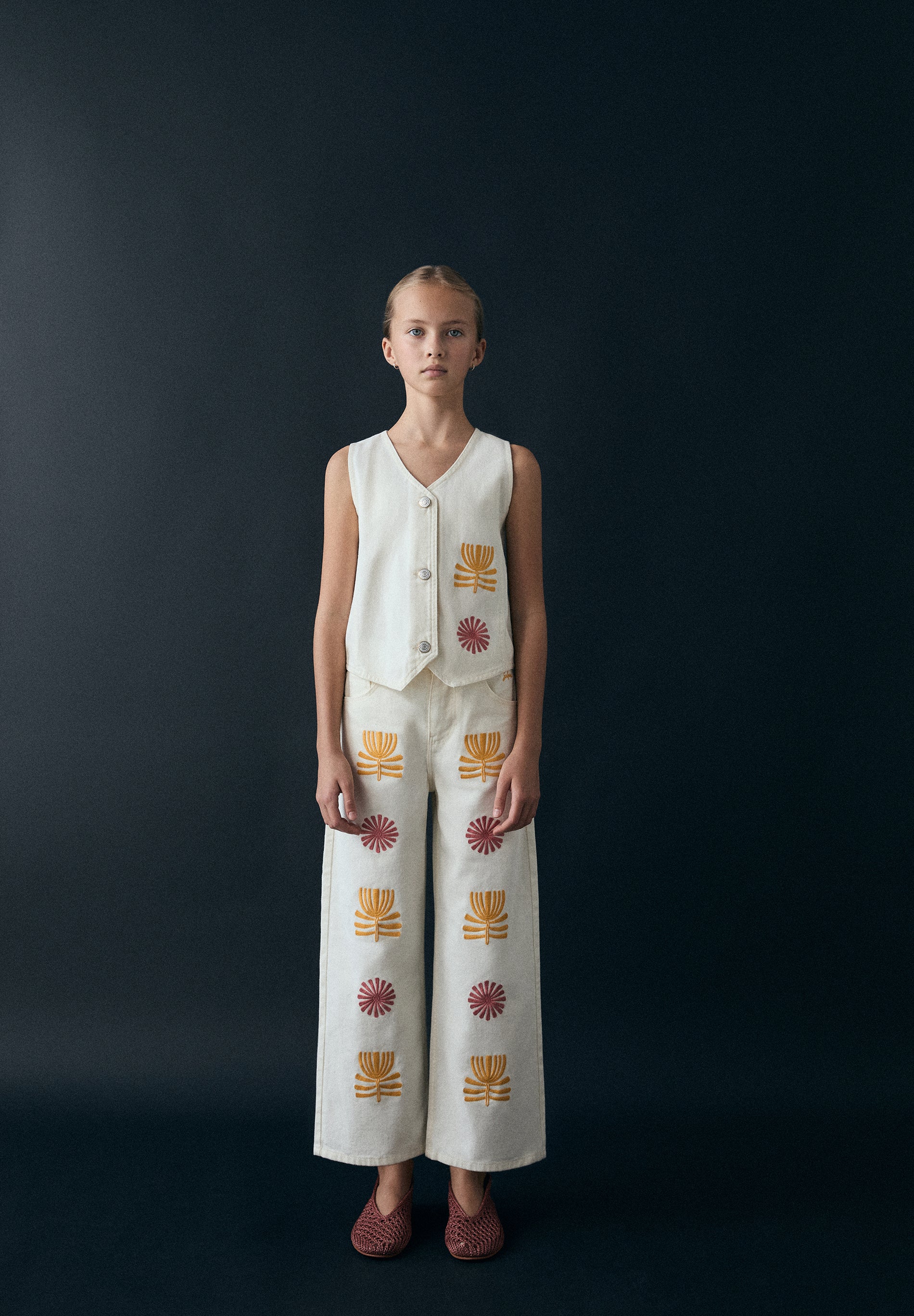 CHALECO DENIM BORDADOS