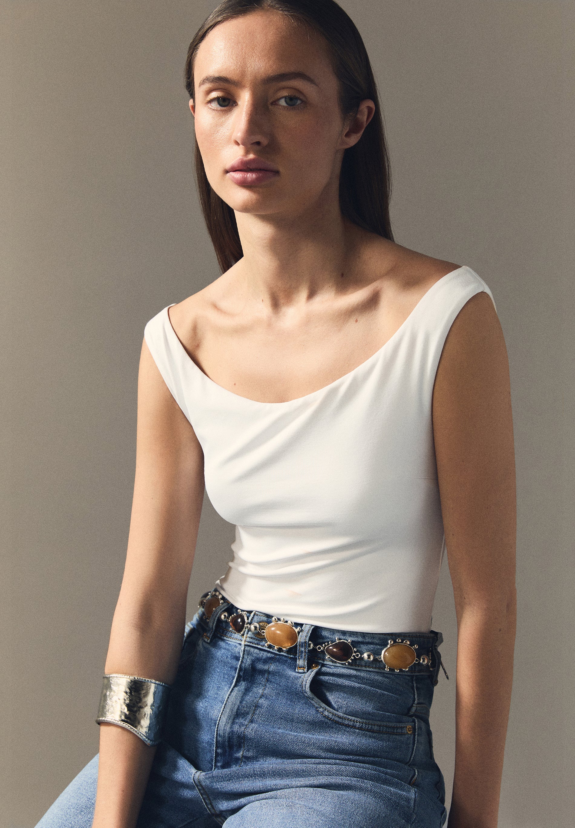 BODY OFF THE SHOULDER