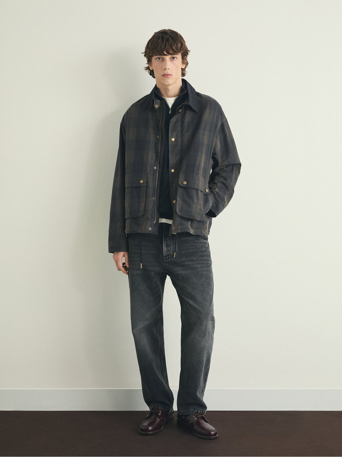 mob_180126_previewing_h_01