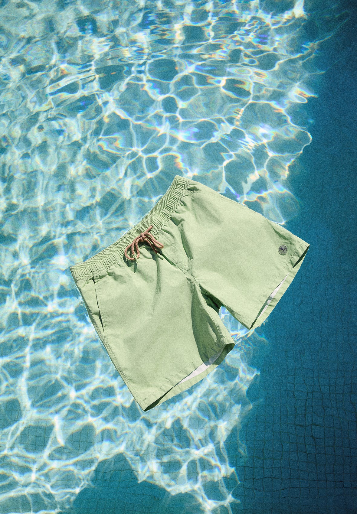 mob_190426_pool_edit_h_04