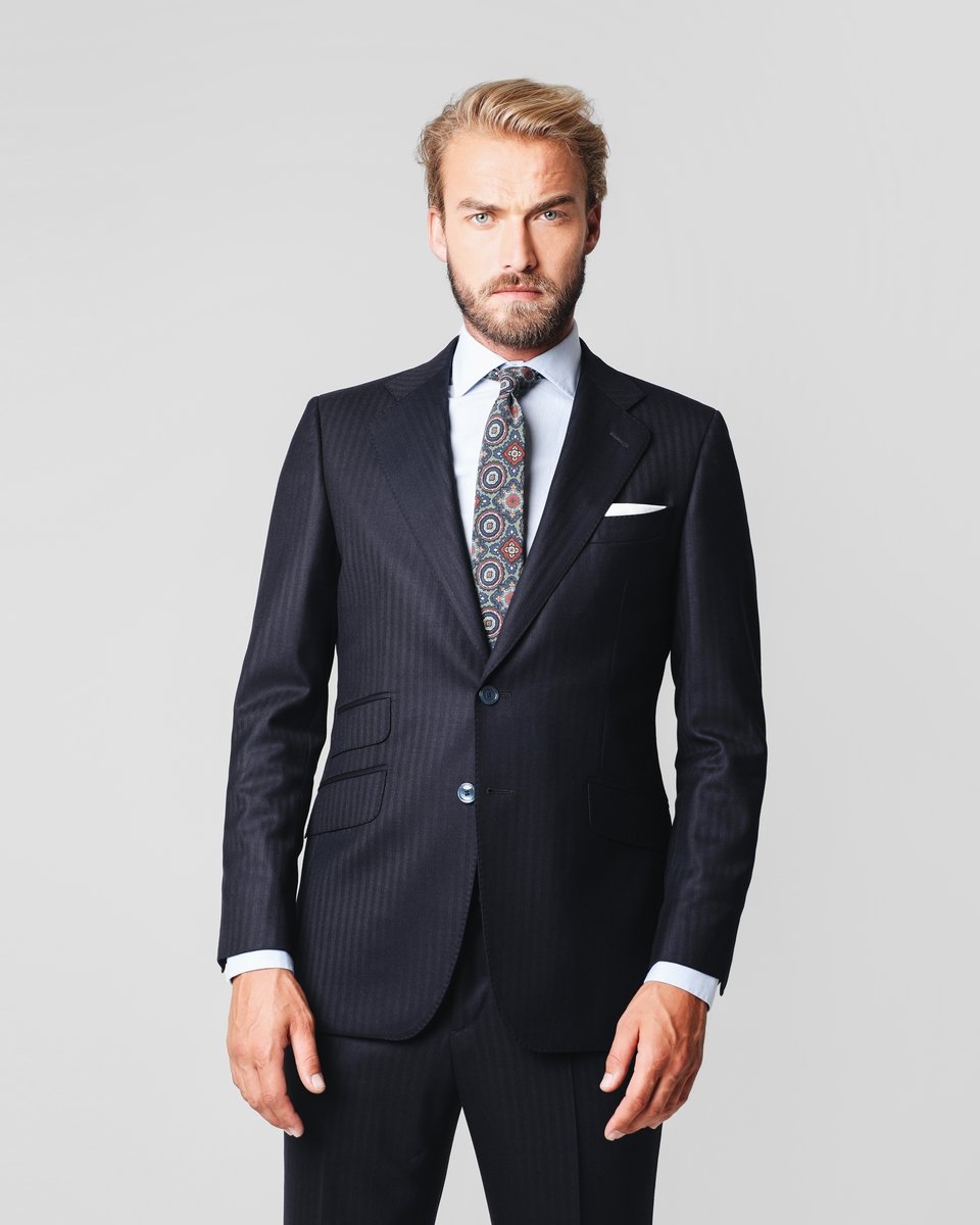 TRAJE CLÁSICO RAYA DIPLOMÁTICA