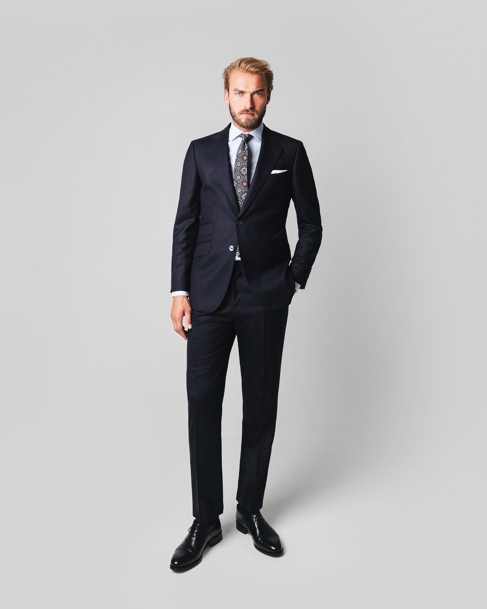 TRAJE CLÁSICO RAYA DIPLOMÁTICA