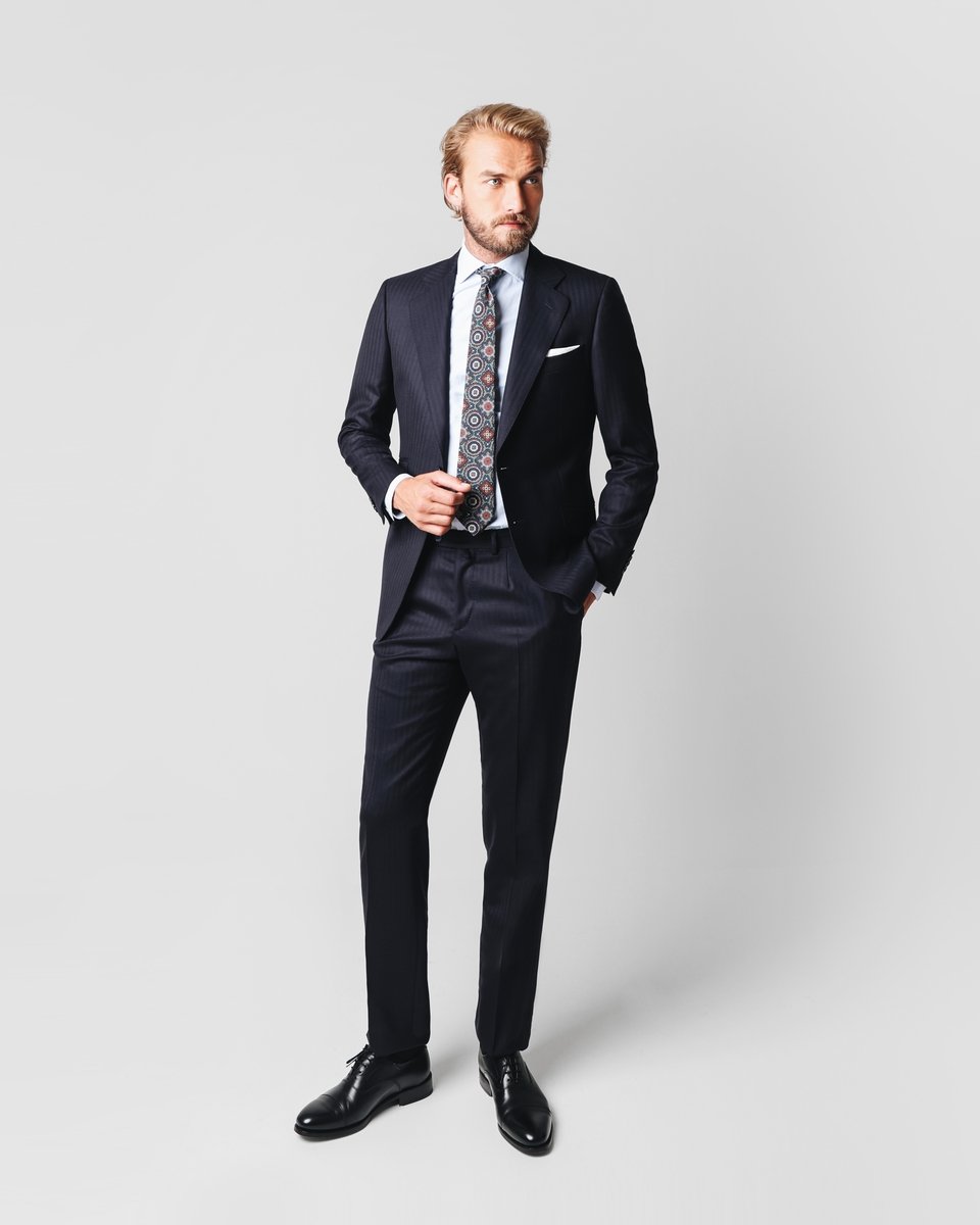 TRAJE CLÁSICO RAYA DIPLOMÁTICA