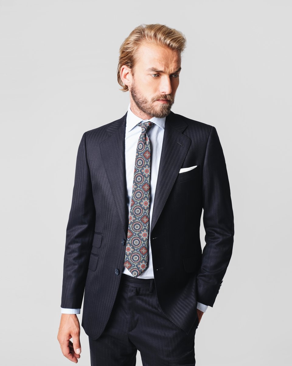 TRAJE CLÁSICO RAYA DIPLOMÁTICA