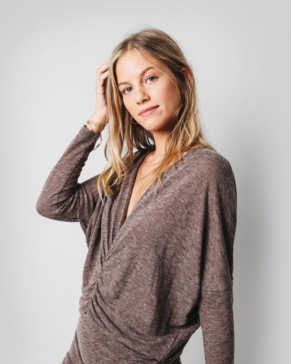 VESTIDO ESCOTE PICO MANGA MURCIELAGO