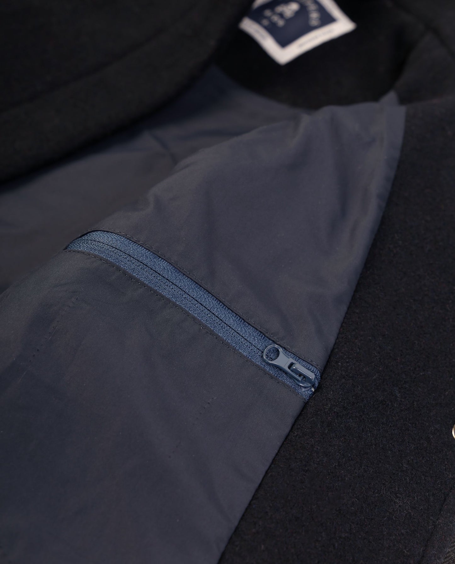 ABRIGO PAÑO CAPUCHA