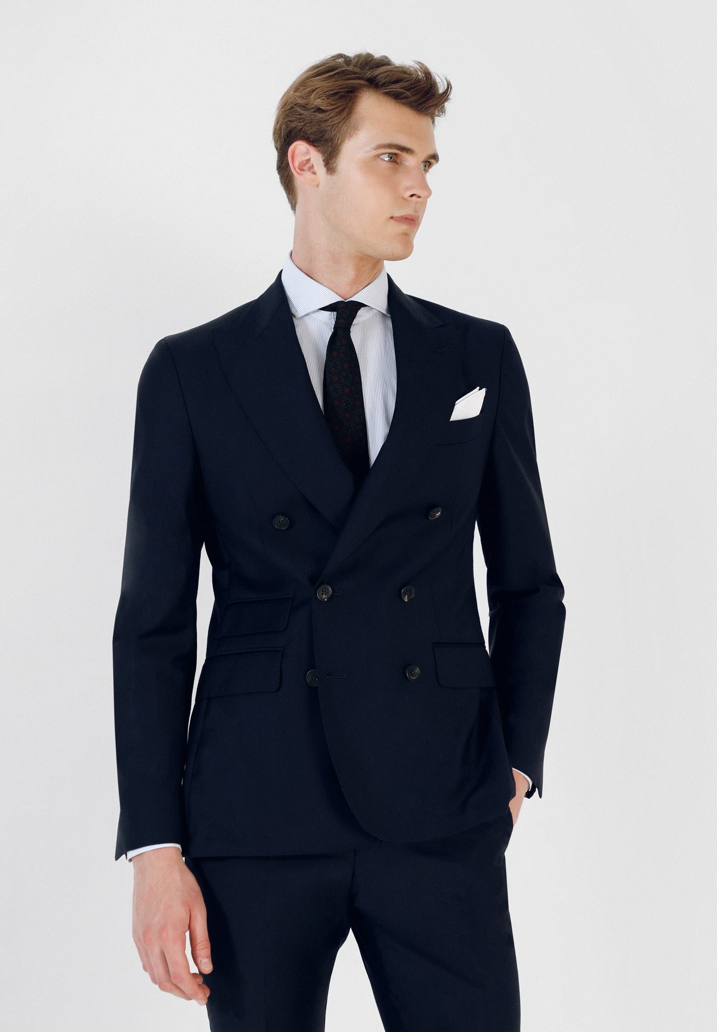 TRAJE BOTONADURA CRUZADA