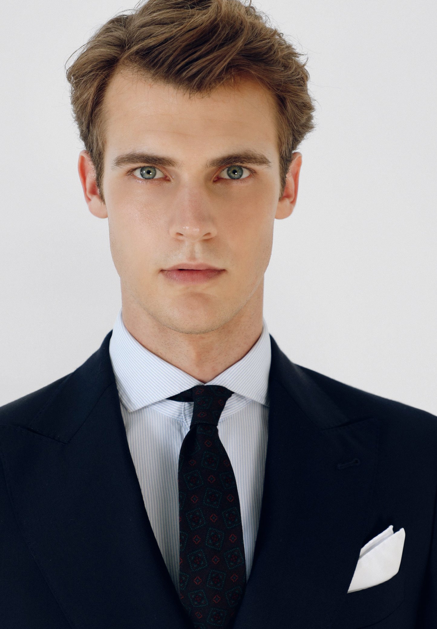 TRAJE BOTONADURA CRUZADA