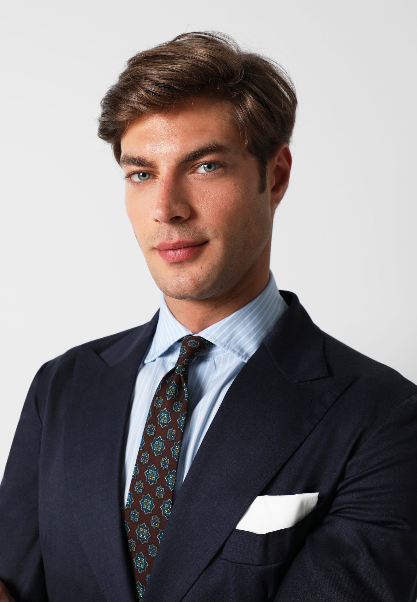 TRAJE SOLAPA PUNTA DE LANZA