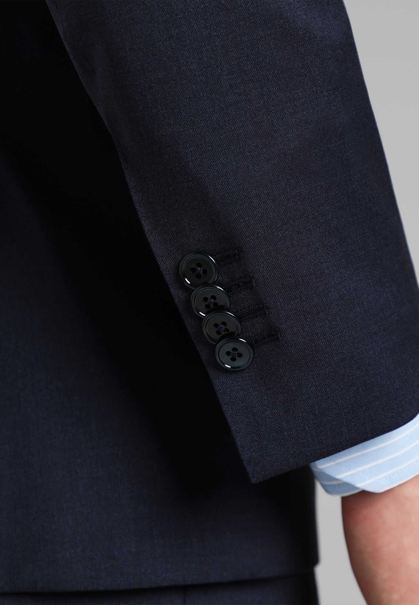 TRAJE SOLAPA PUNTA DE LANZA