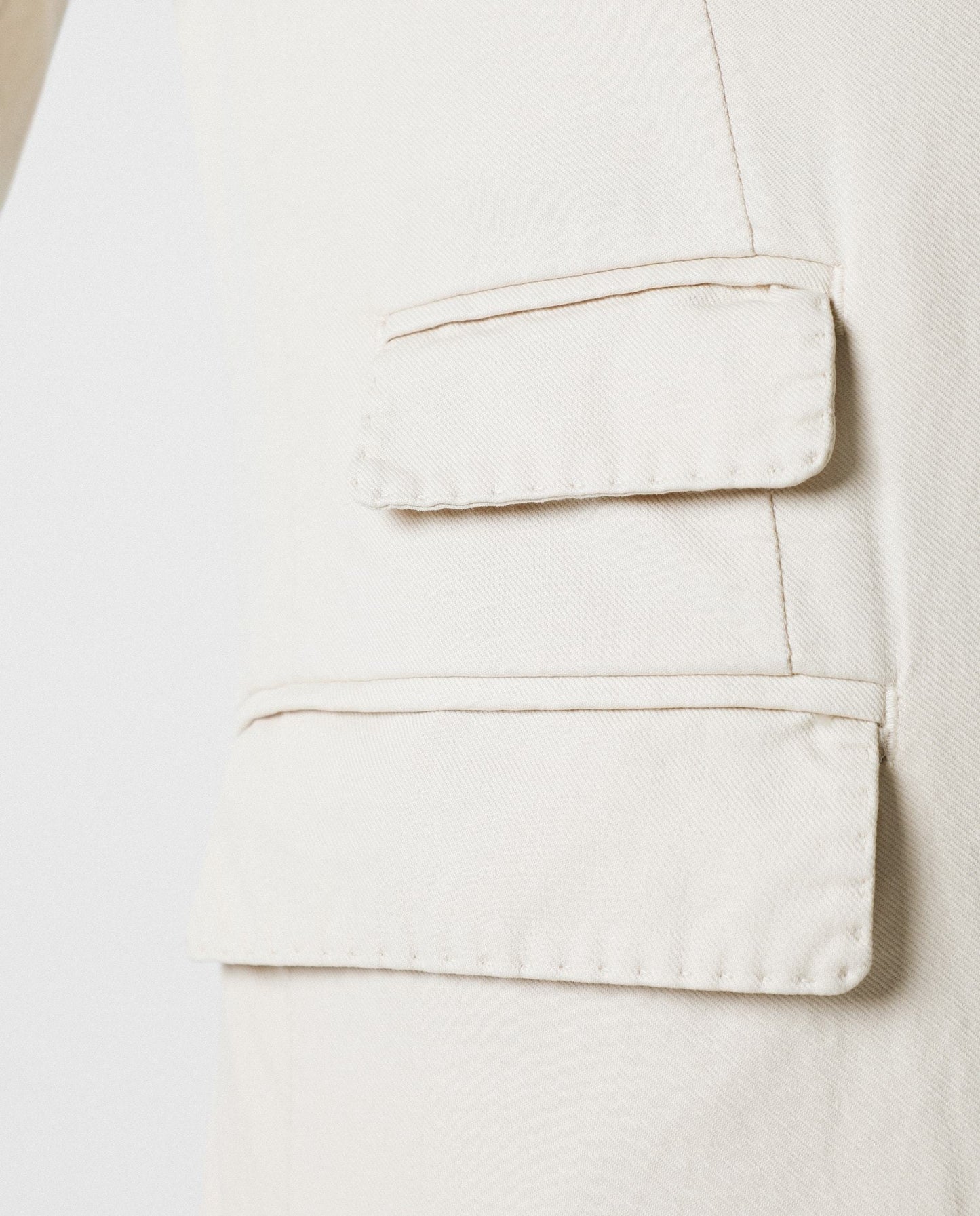 AMERICANA SLIM FIT DOBLE BOLSILLO