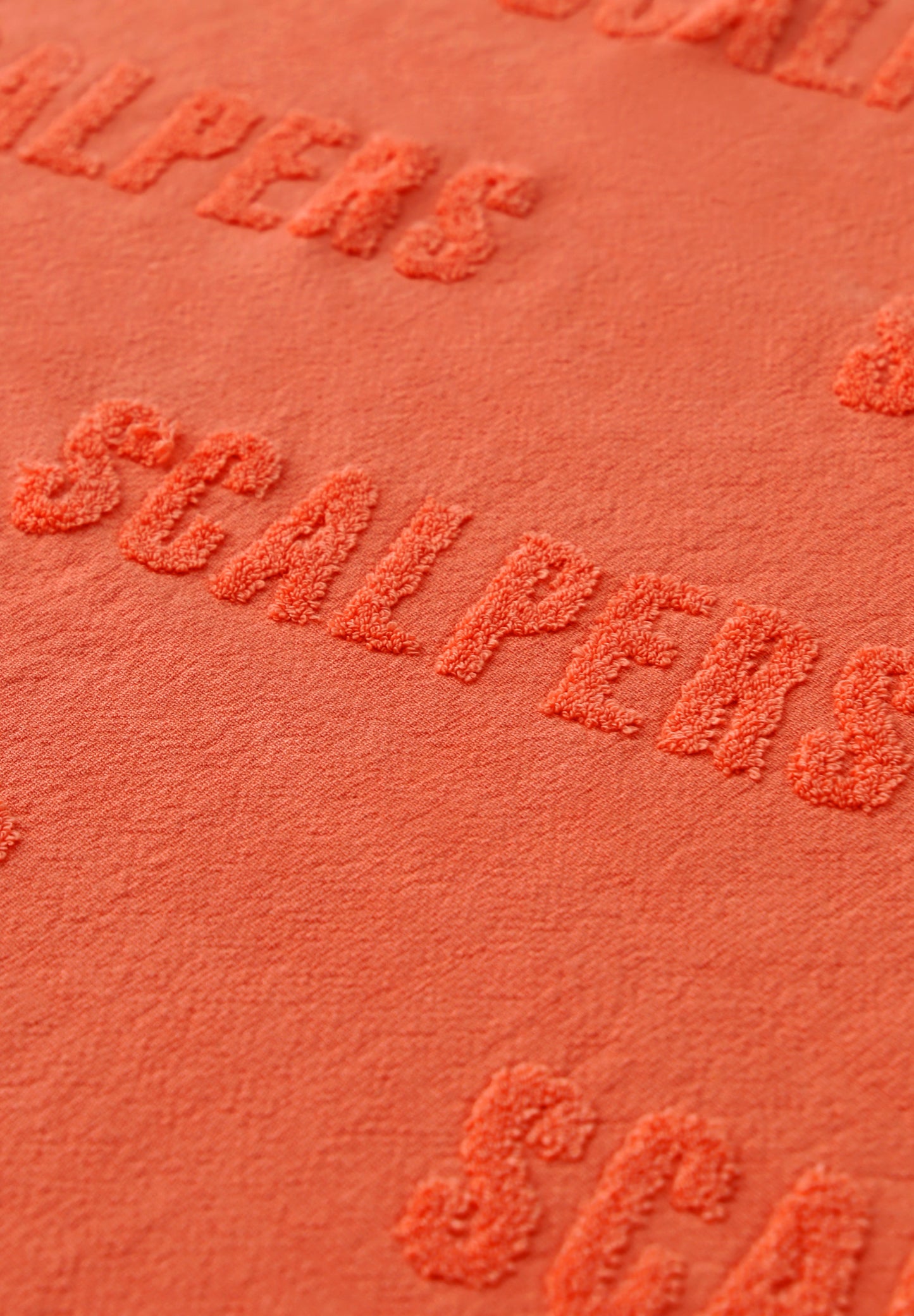 TOALLA LOGO ALL OVER