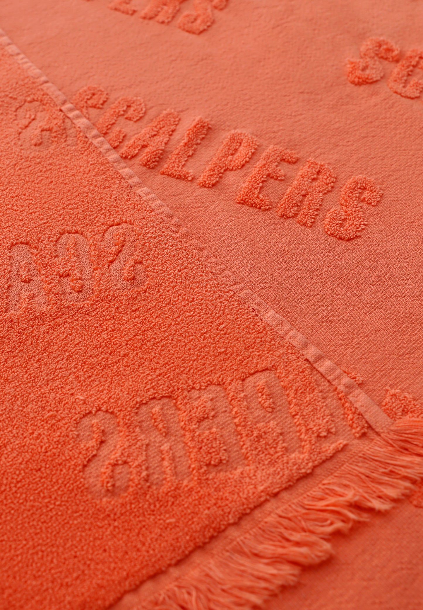 TOALLA LOGO ALL OVER