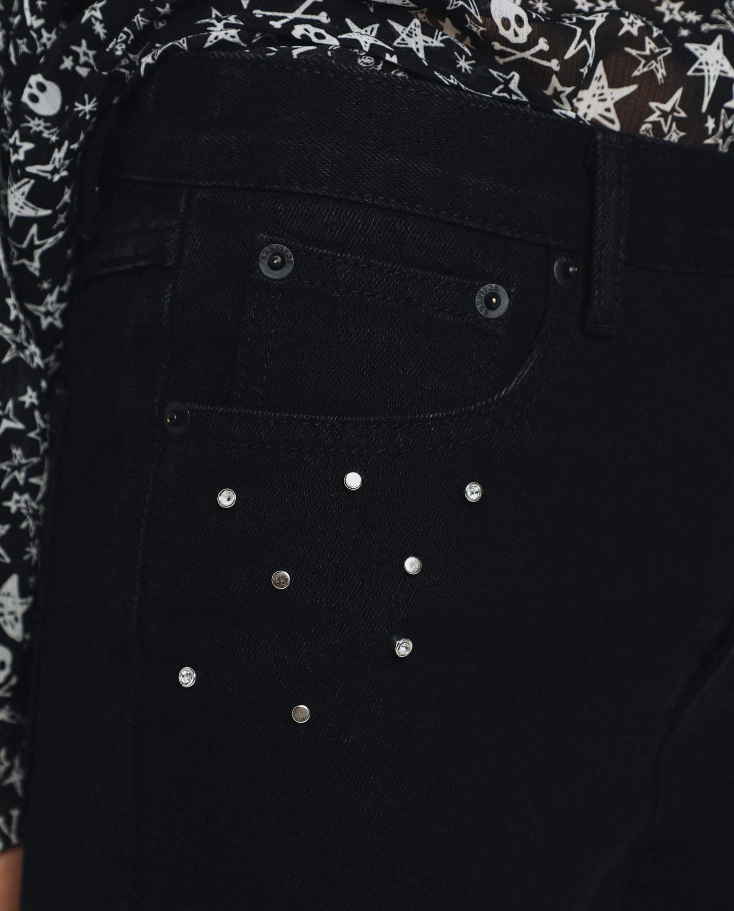 JEANS MUM FIT TACHAS