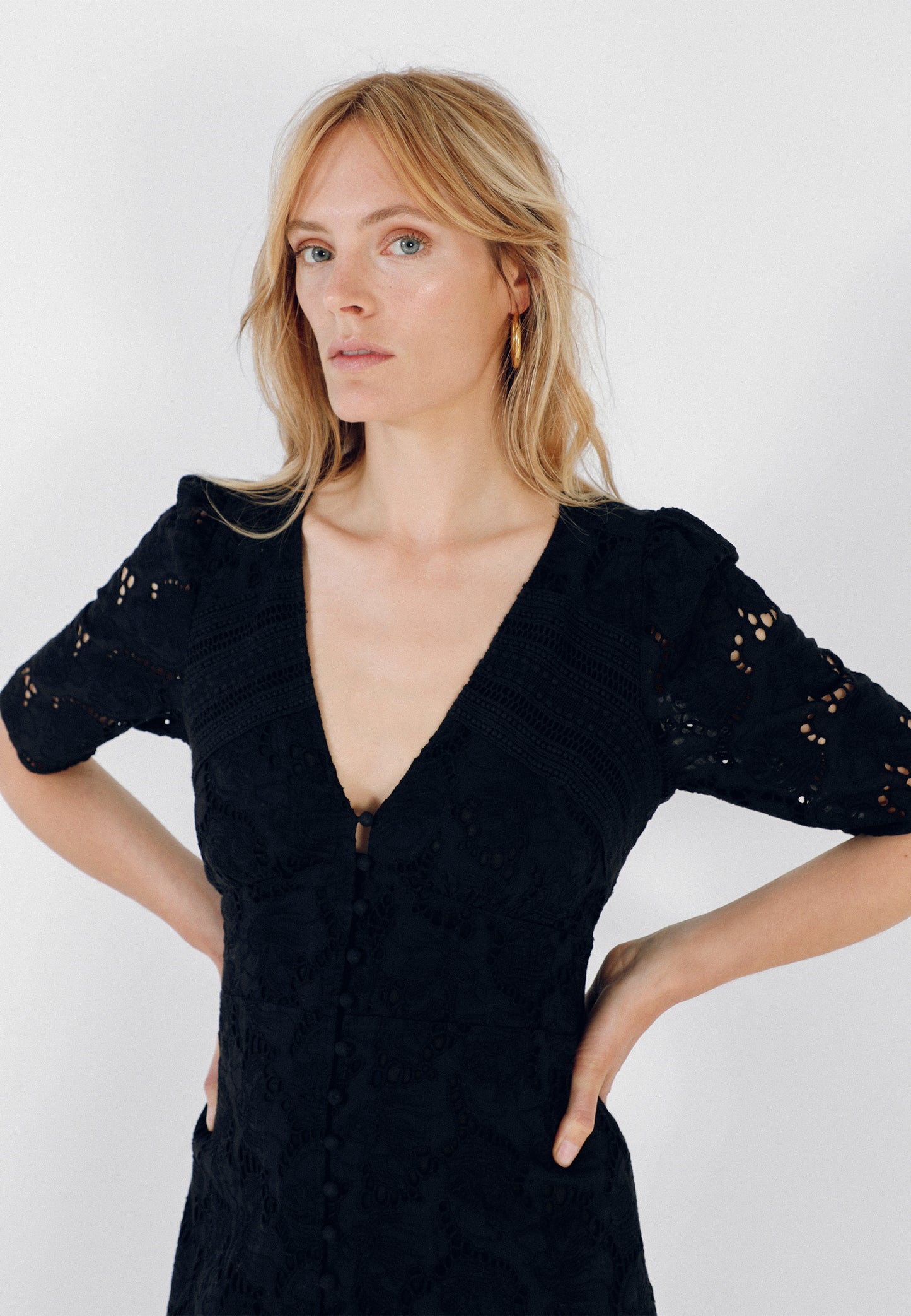 VESTIDO MINI BORDADO