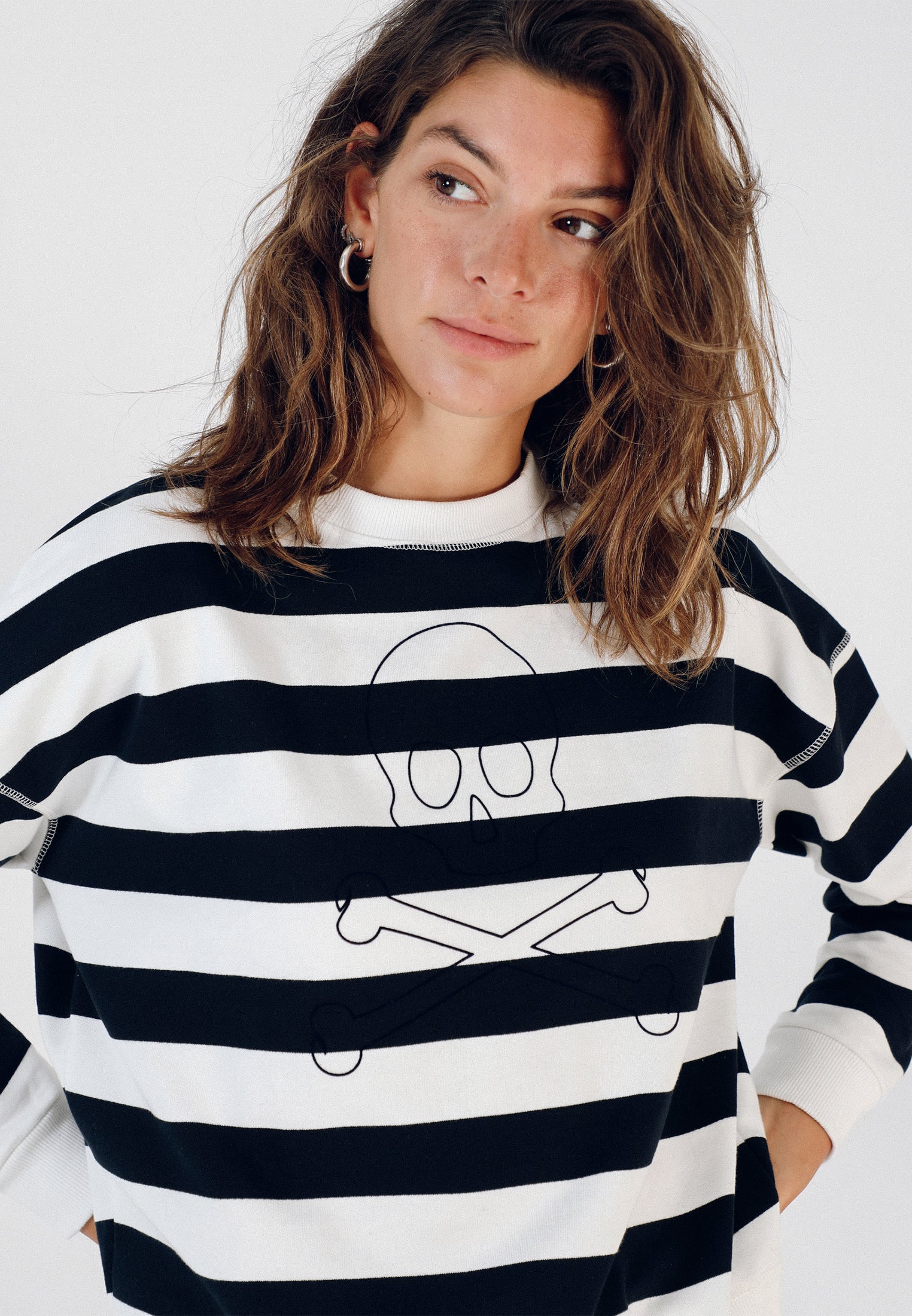 SUDADERA RAYAS CALAVERA