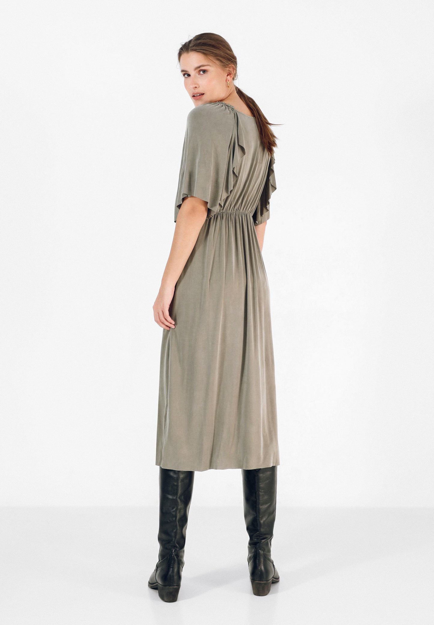 VESTIDO CUPRO VOLANTES